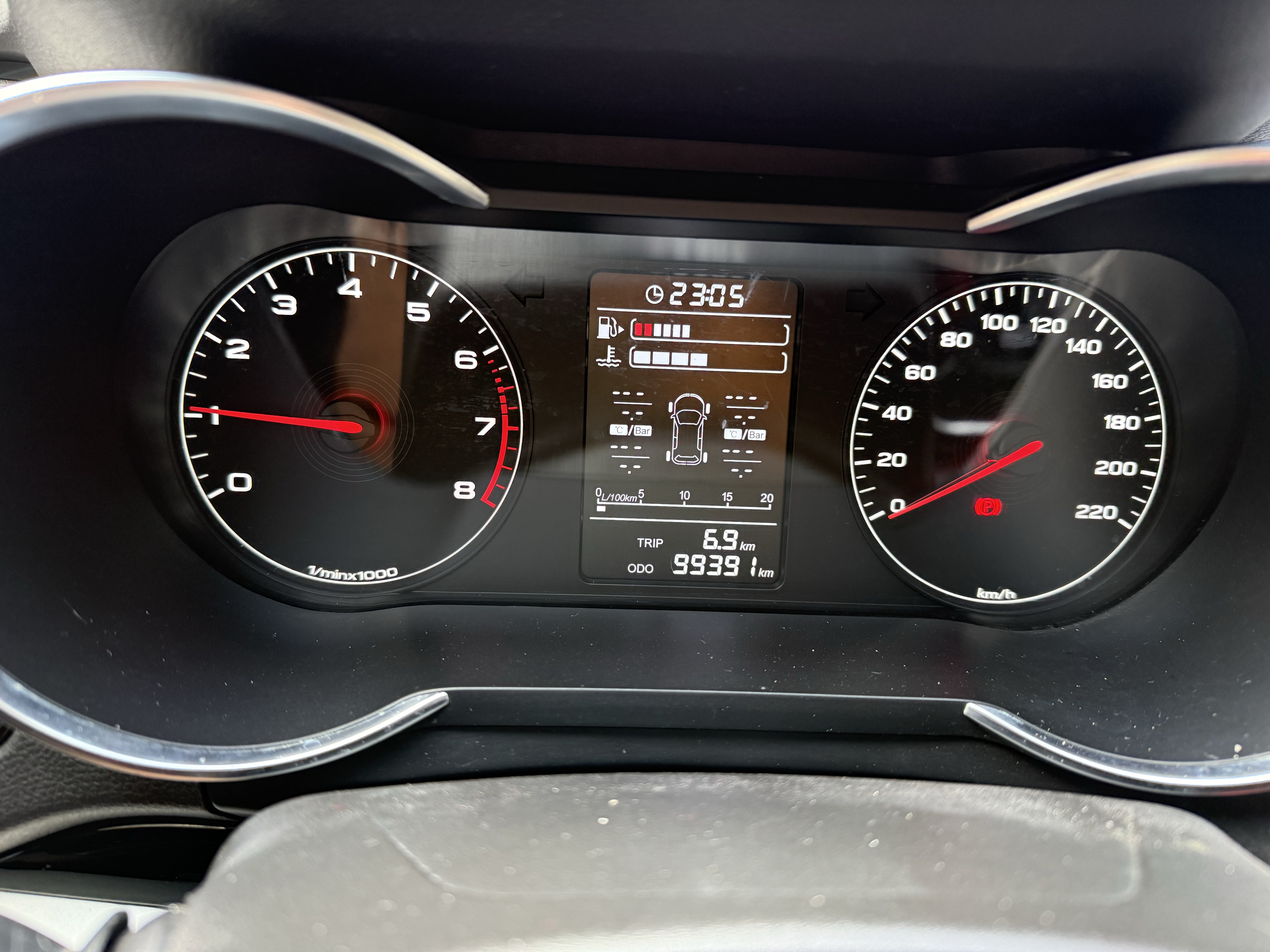 X70 2018 #5 X70 2018 car image #5