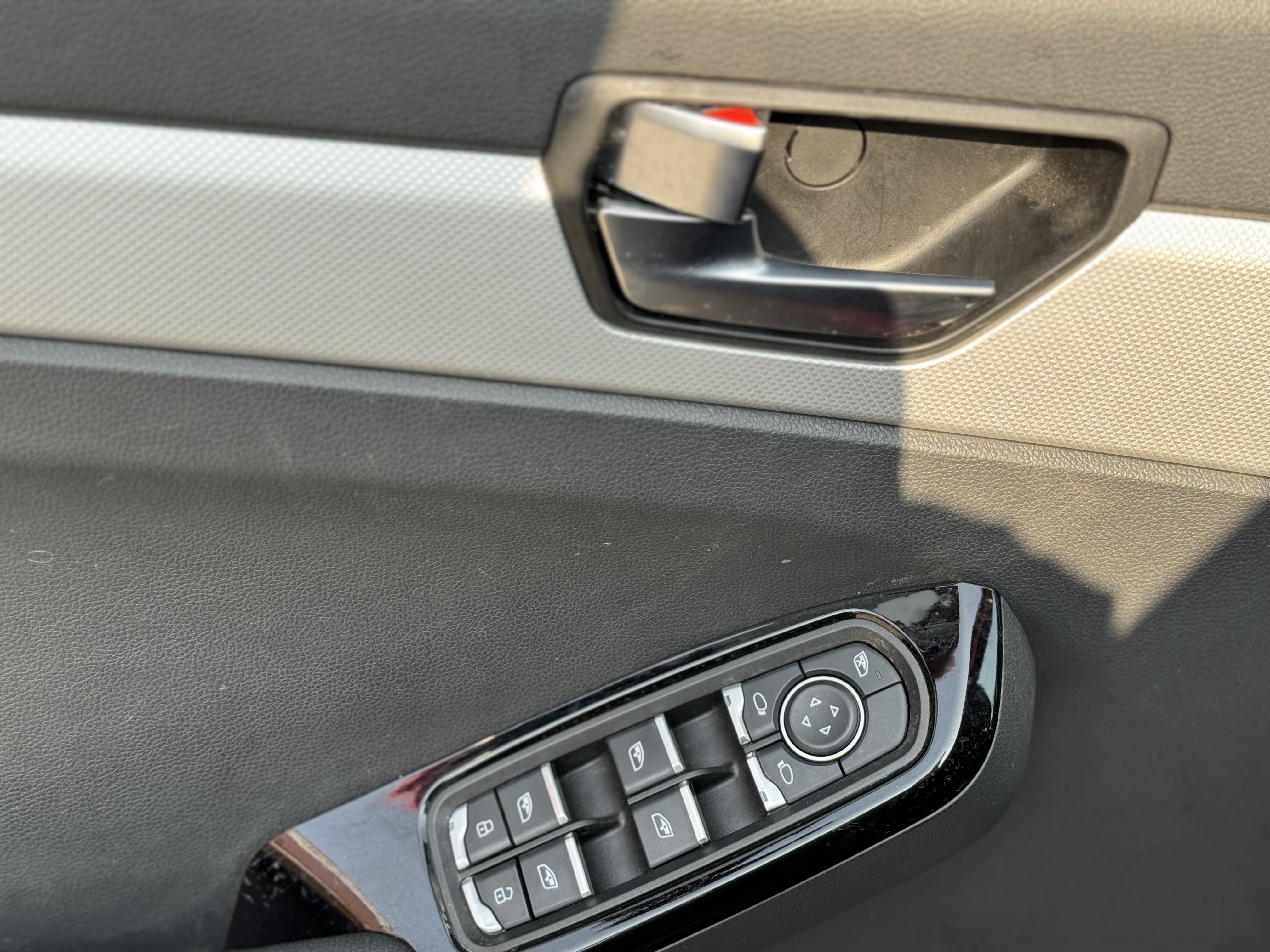 哪吒汽车 哪吒N01 2020 汽车图片 #5