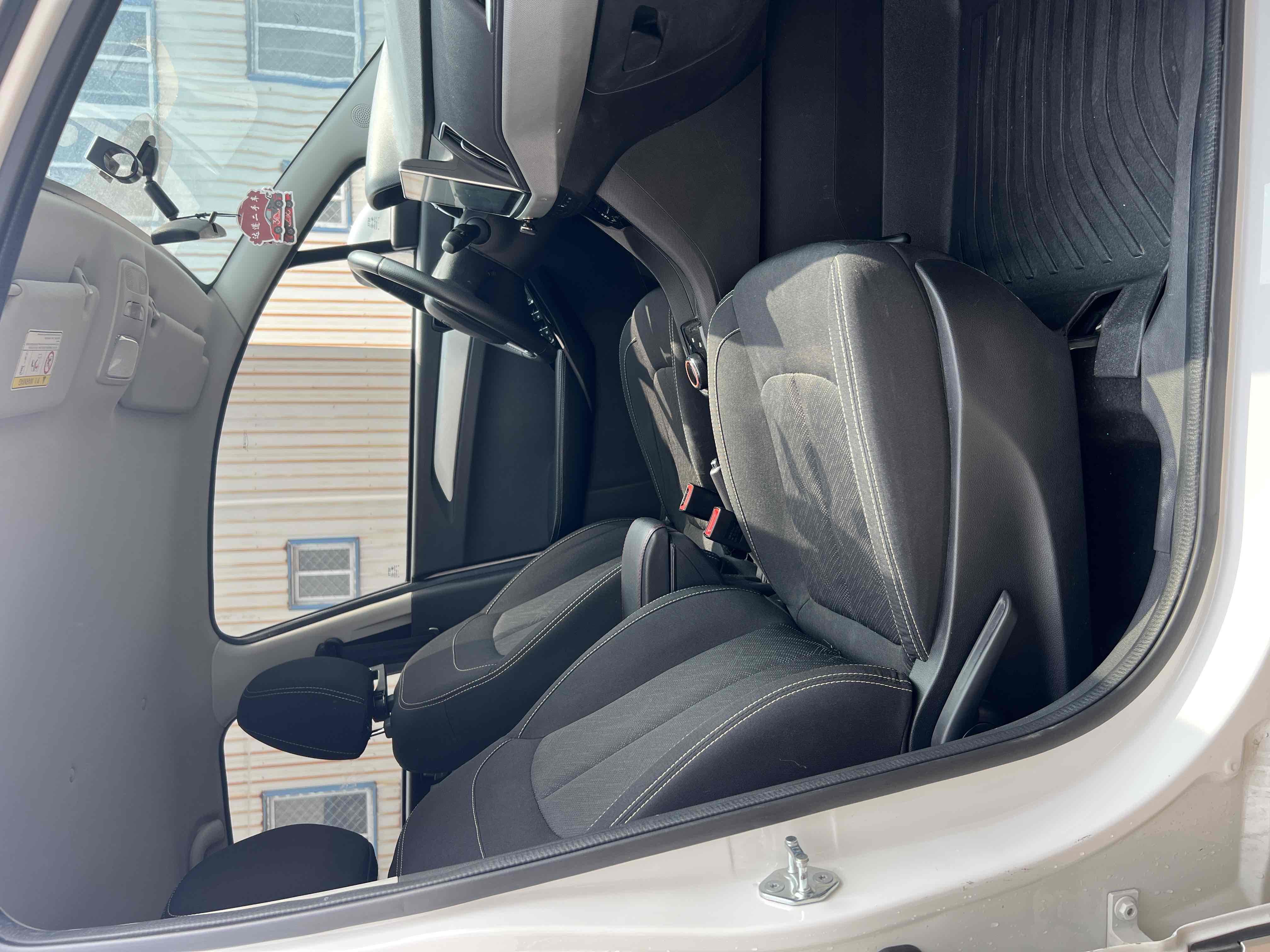 哪吒汽车 哪吒N01 2020 汽车图片 #5