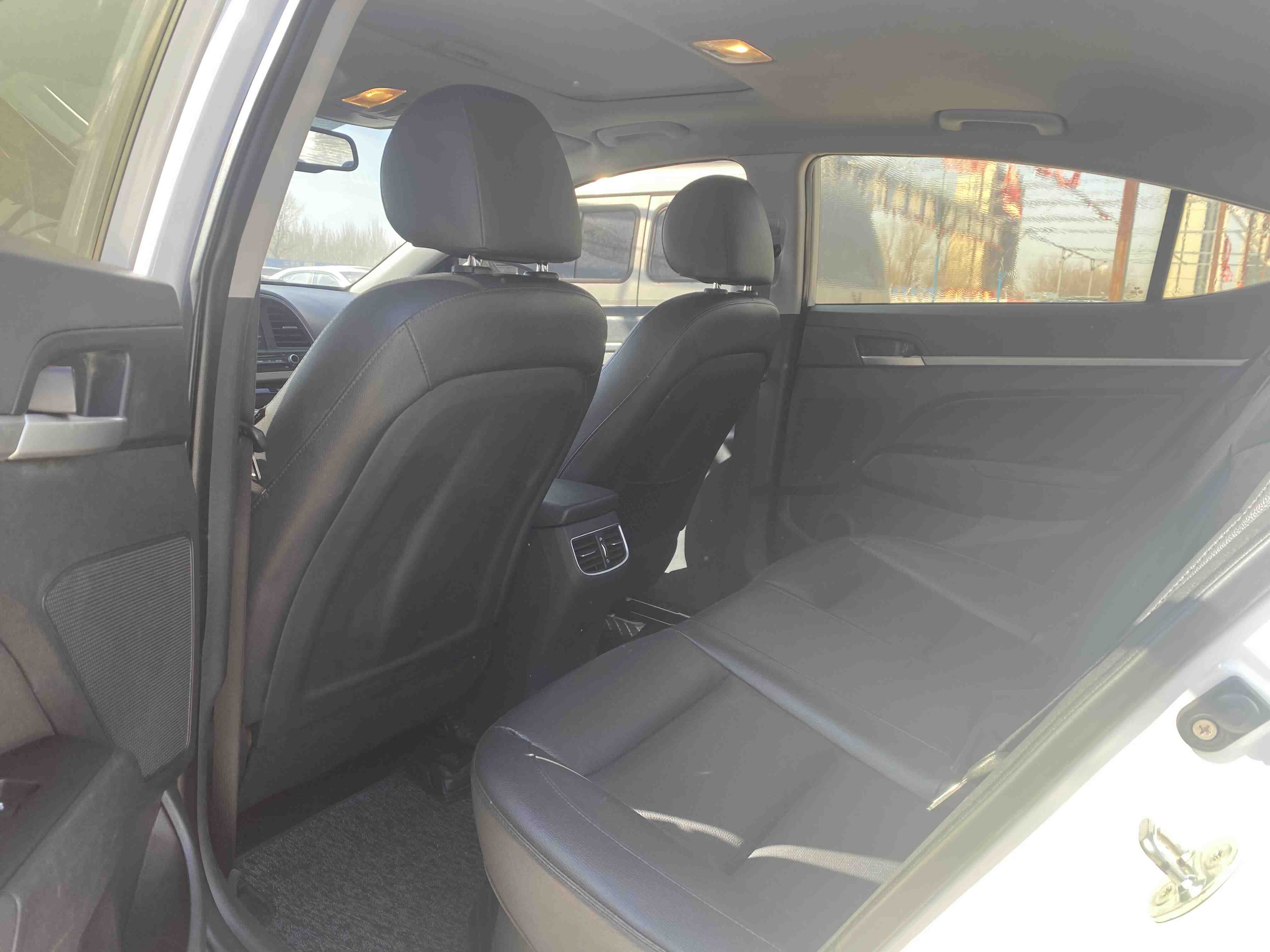 Hyundai Elantra AD PHEV 2021 image de voiture #5