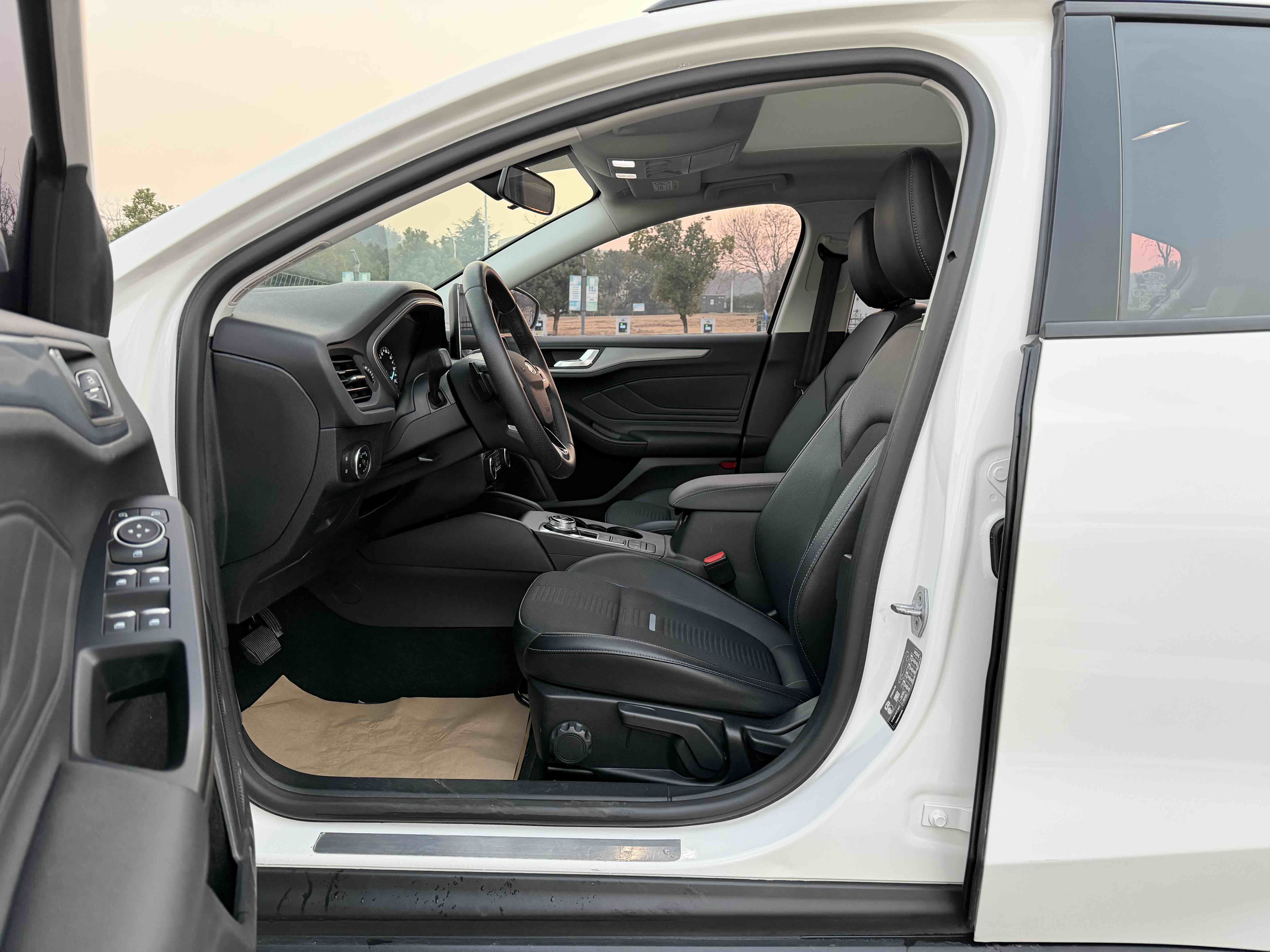 Ford Focus Active 2020 #5 Ford Focus Active 2020 car image #5