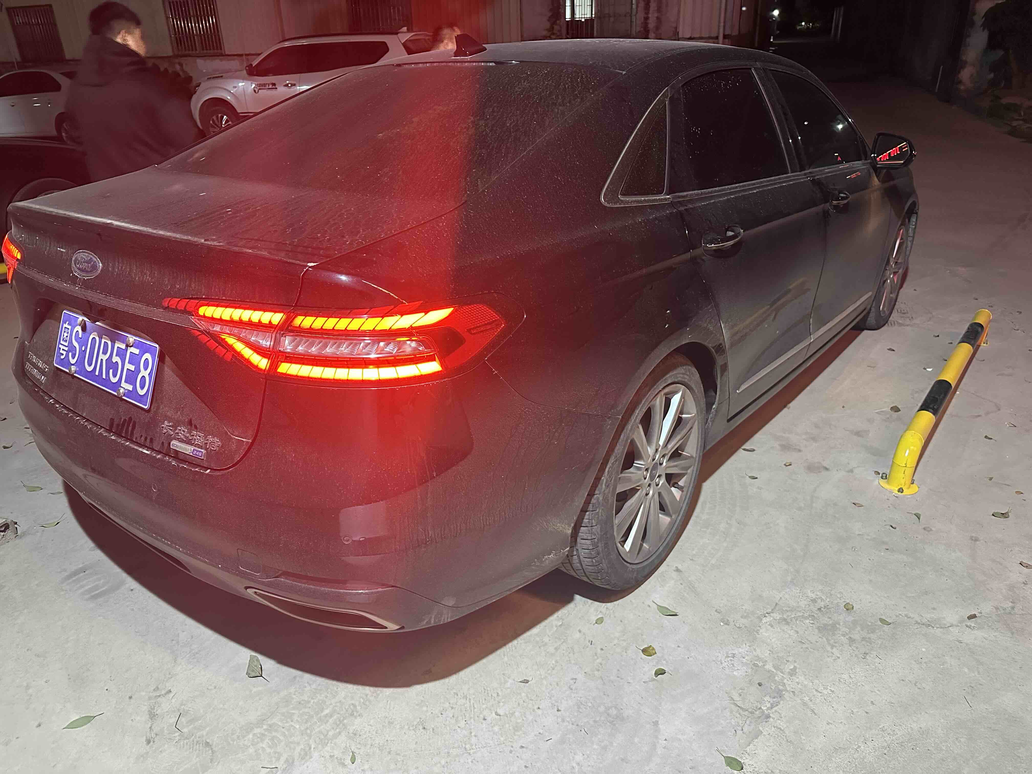 Ford Taurus 2022 car image #5