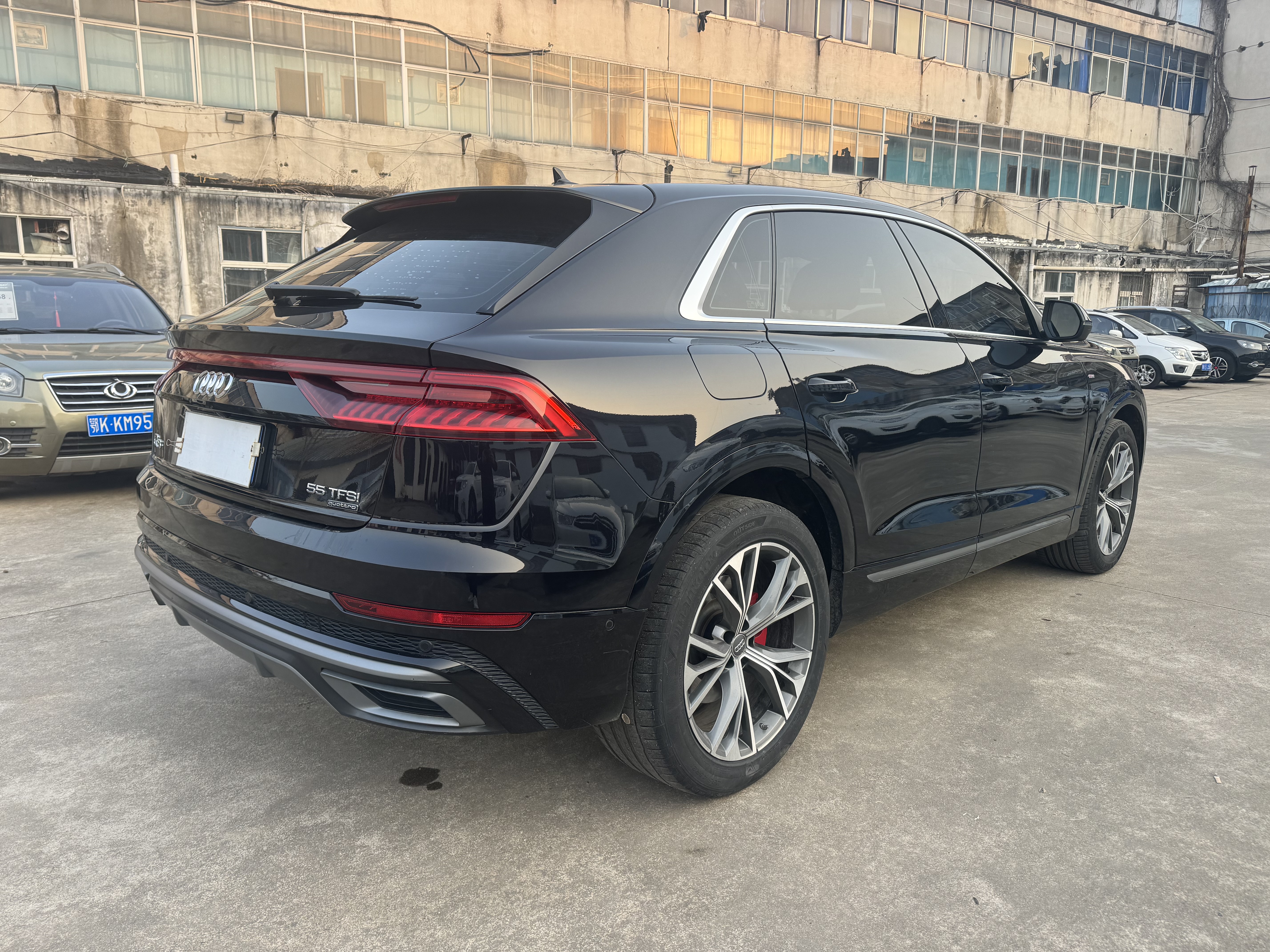 Audi Q8 2020 car image #5