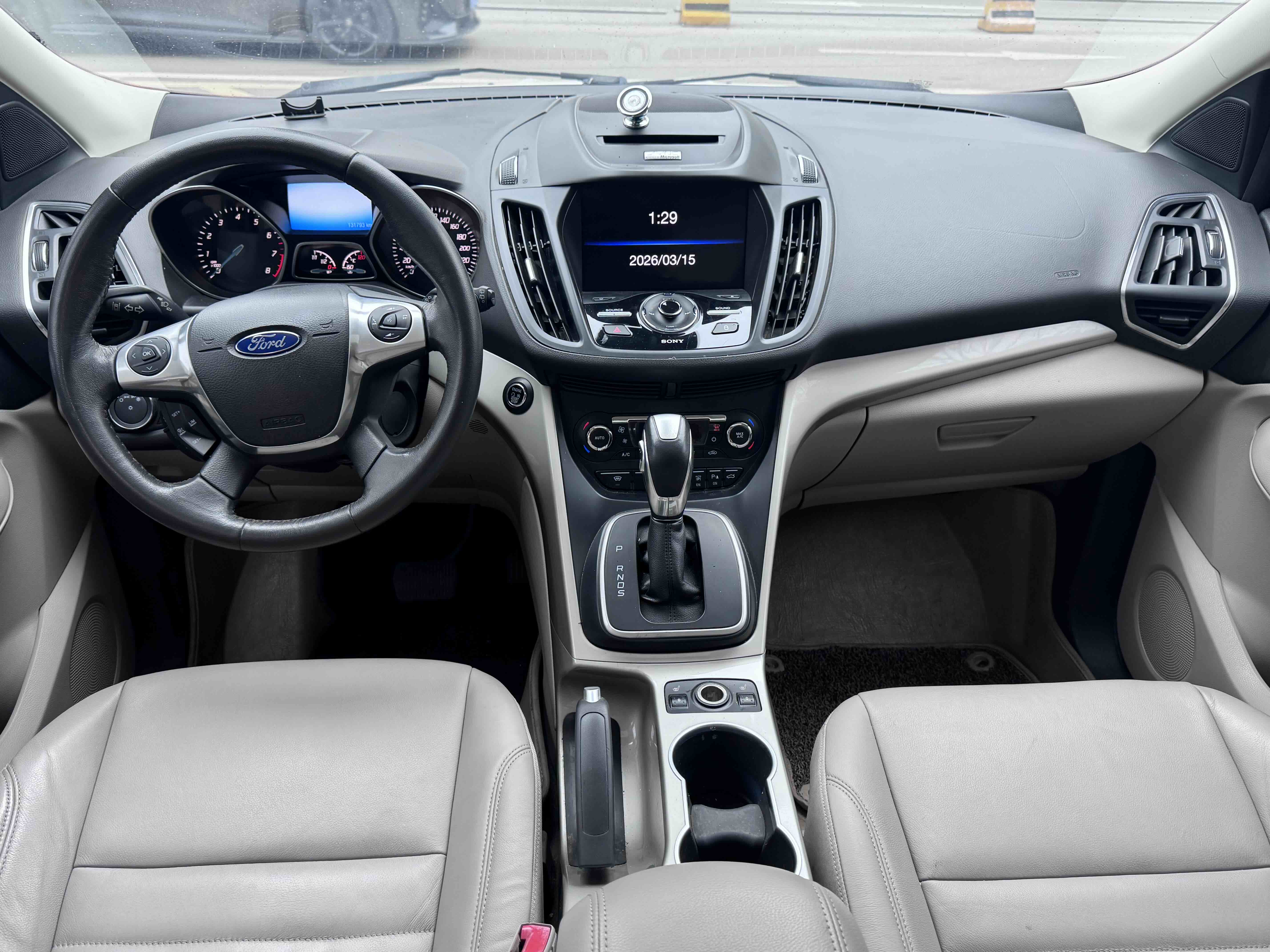 Ford Kuga 2015 imagen de coche #5