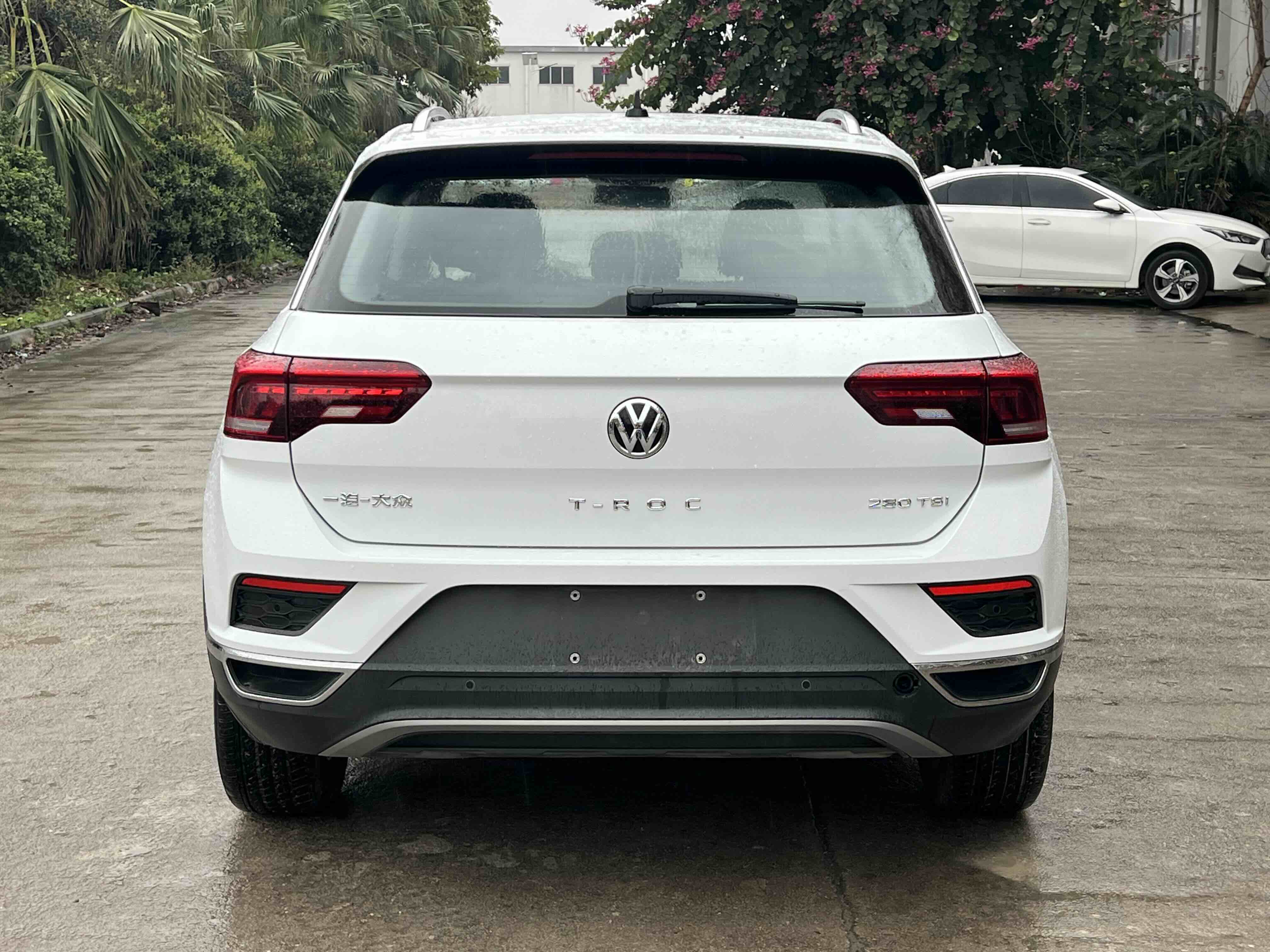 Volkswagen T-Roc 2021 car image #5