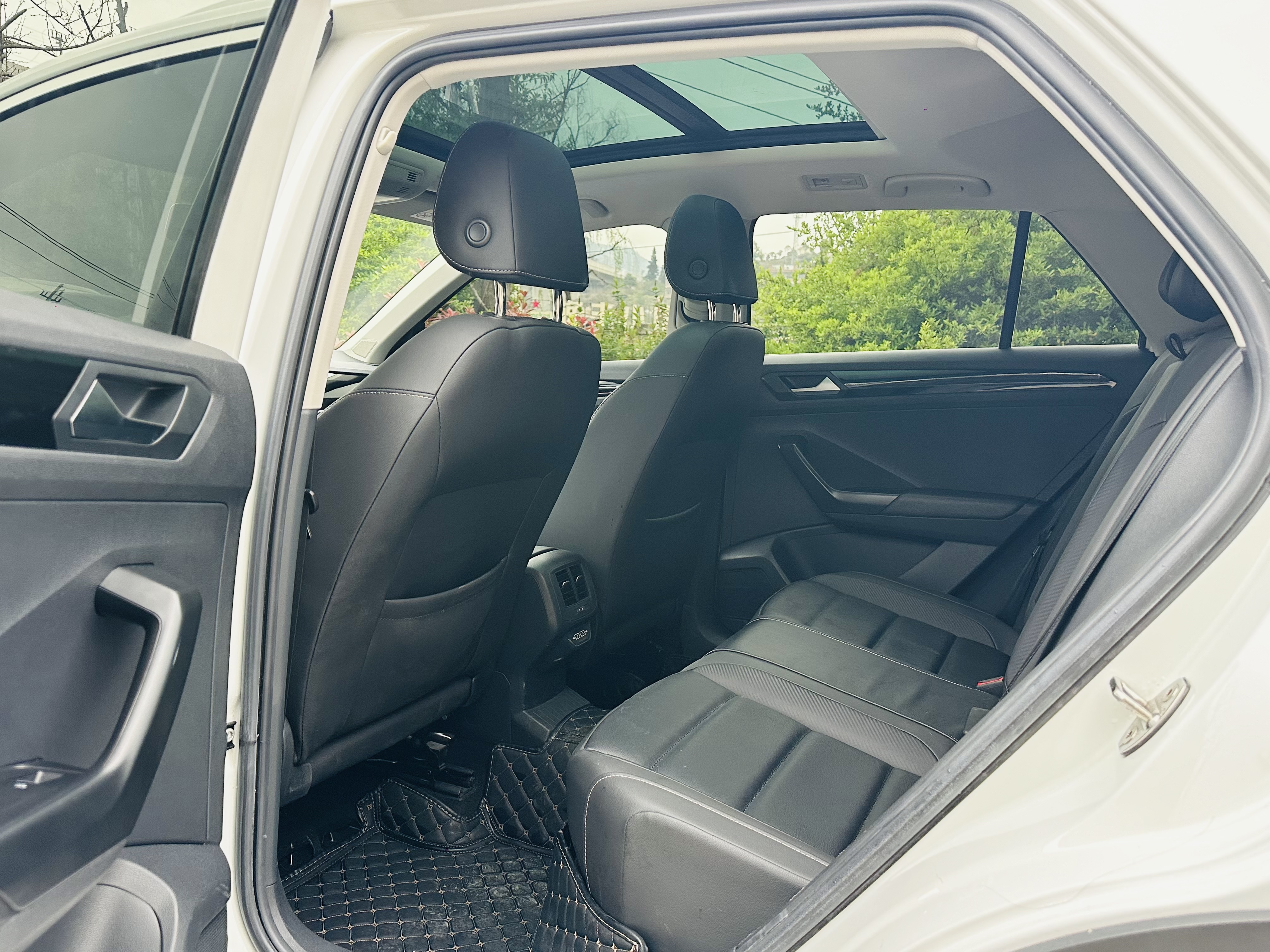 T-Roc 2020 car image #5