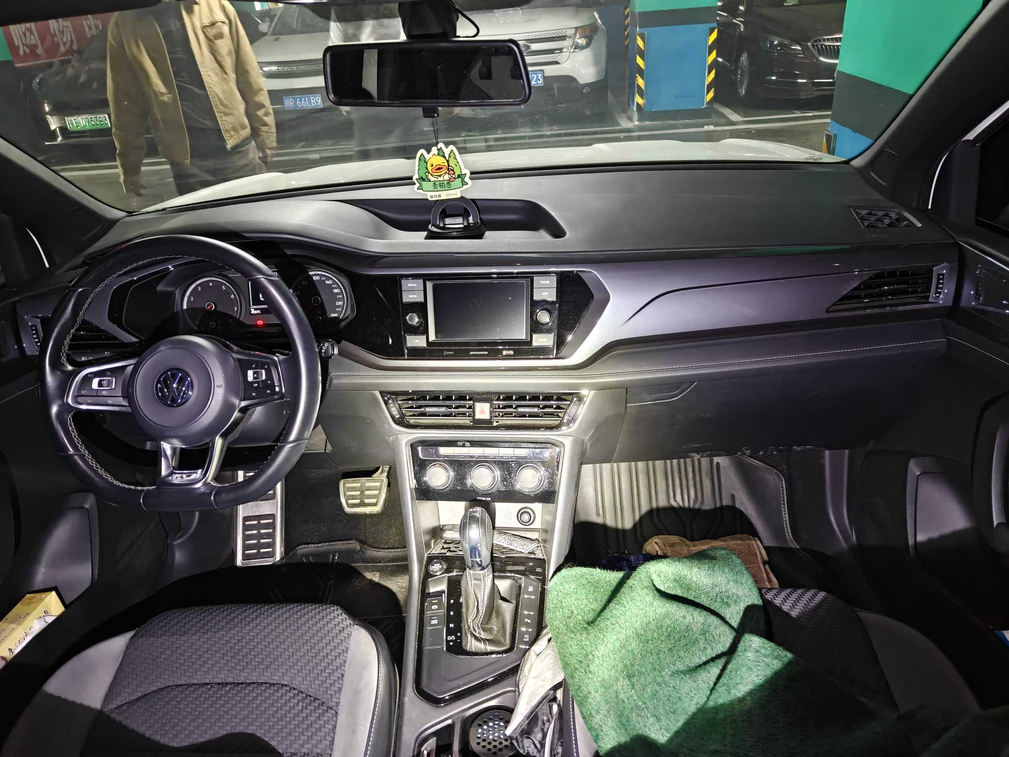 Volkswagen Tharu 2019 immagine di auto #5