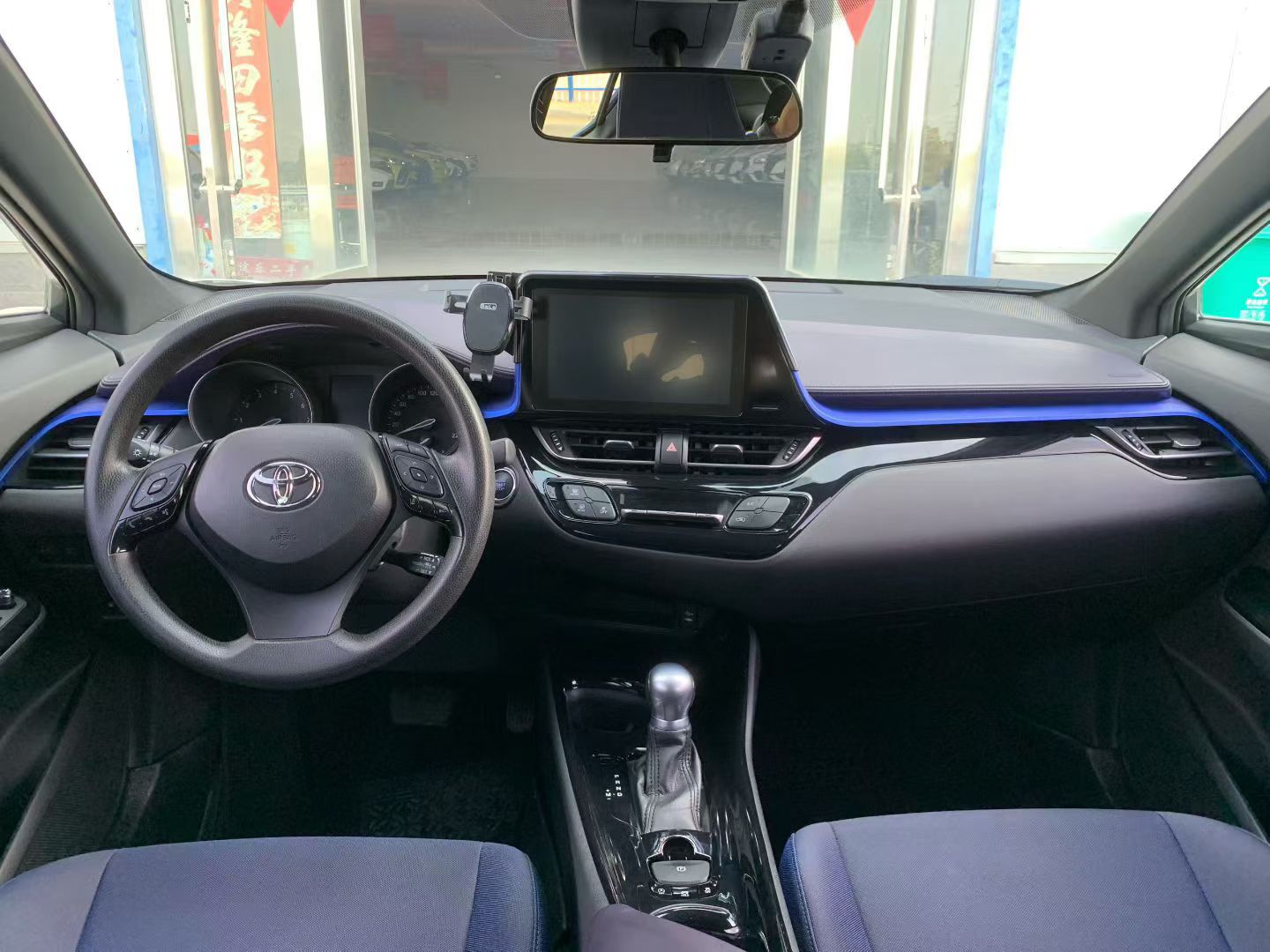 Toyota C-HR 2019 immagine di auto #5