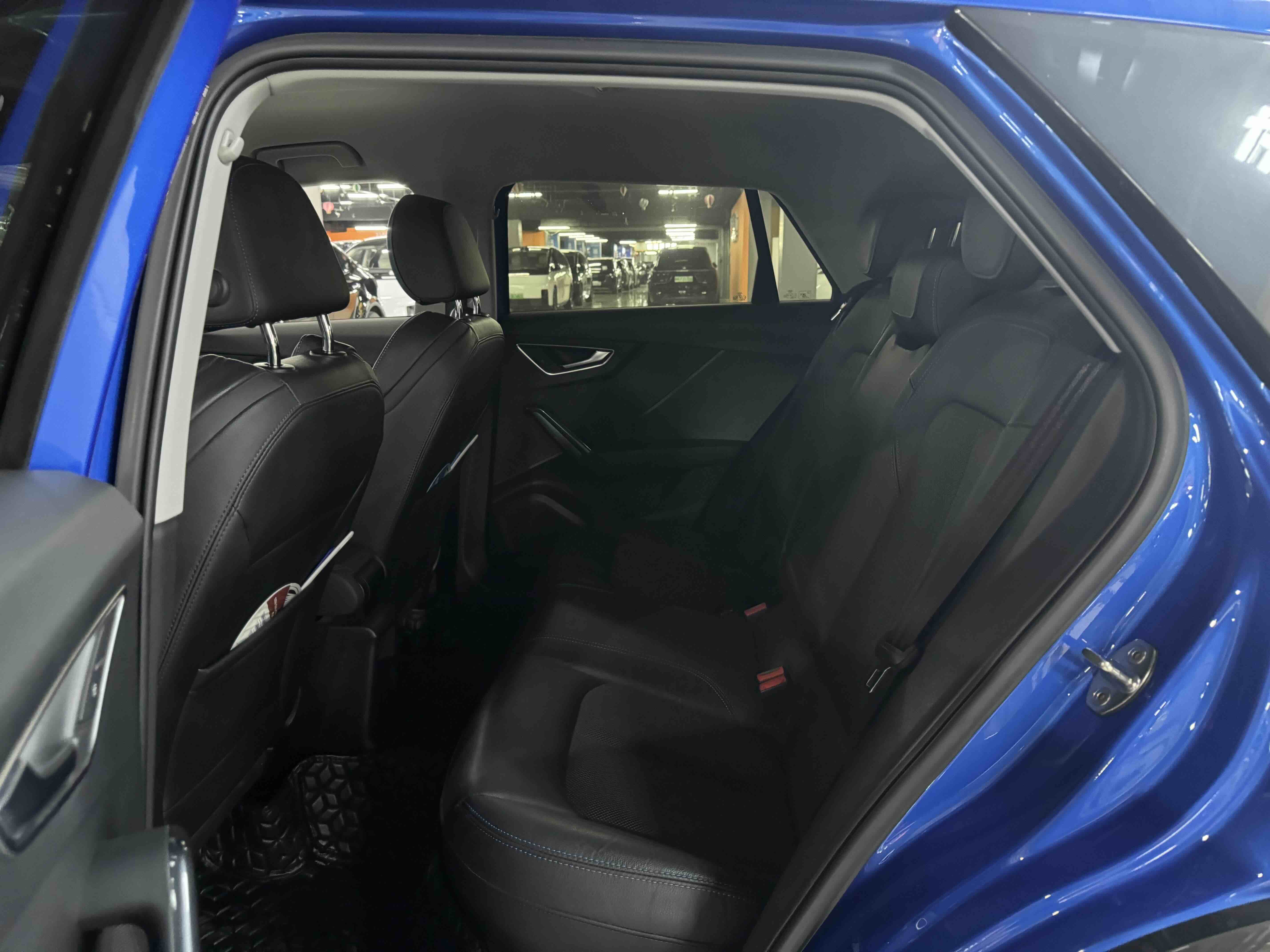 Audi Q2L e-tron 2021 صورة سيارة #5