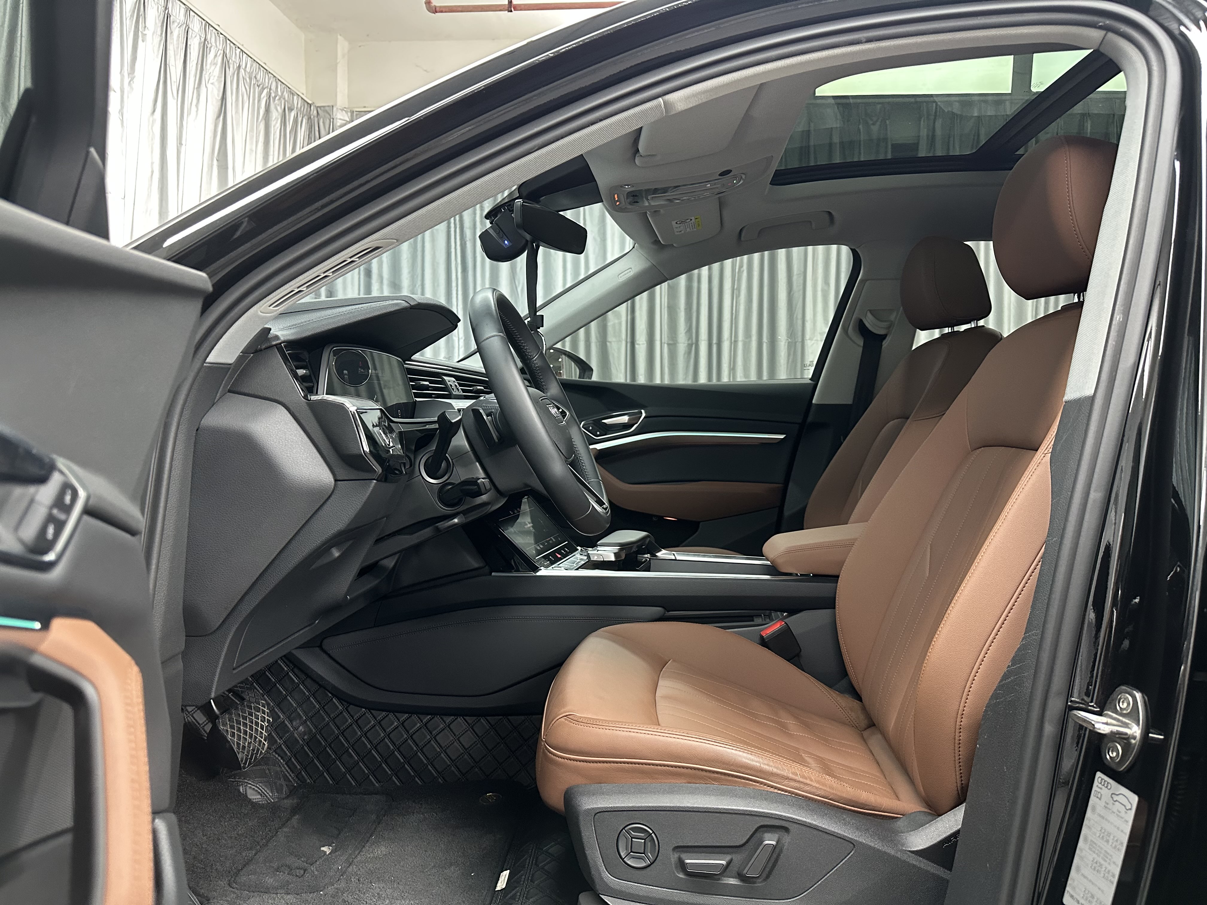 Audi e-tron (Imported) 2020 car image #5