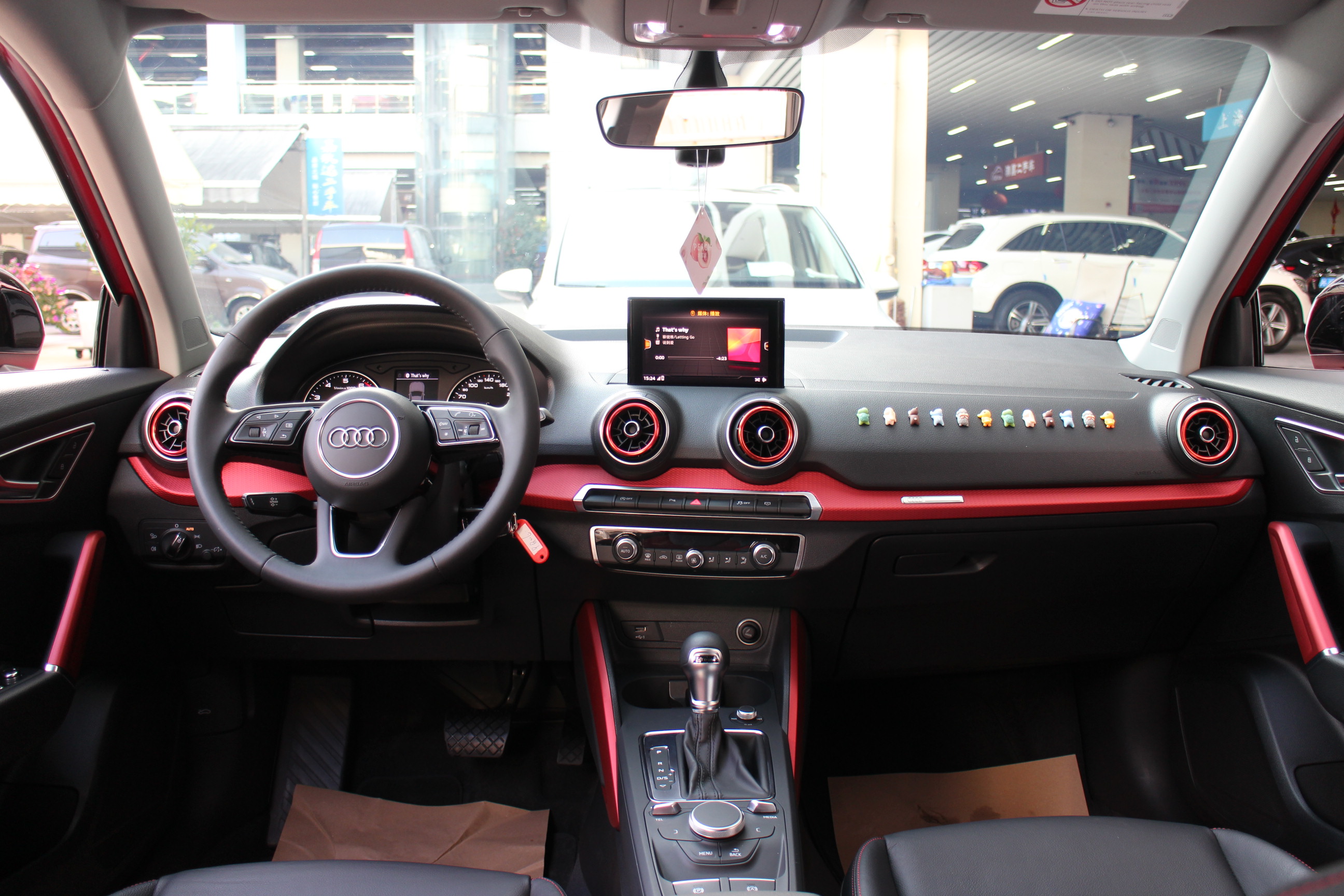 Audi Q2L 2019 #5 Audi Q2L 2019 car image #5