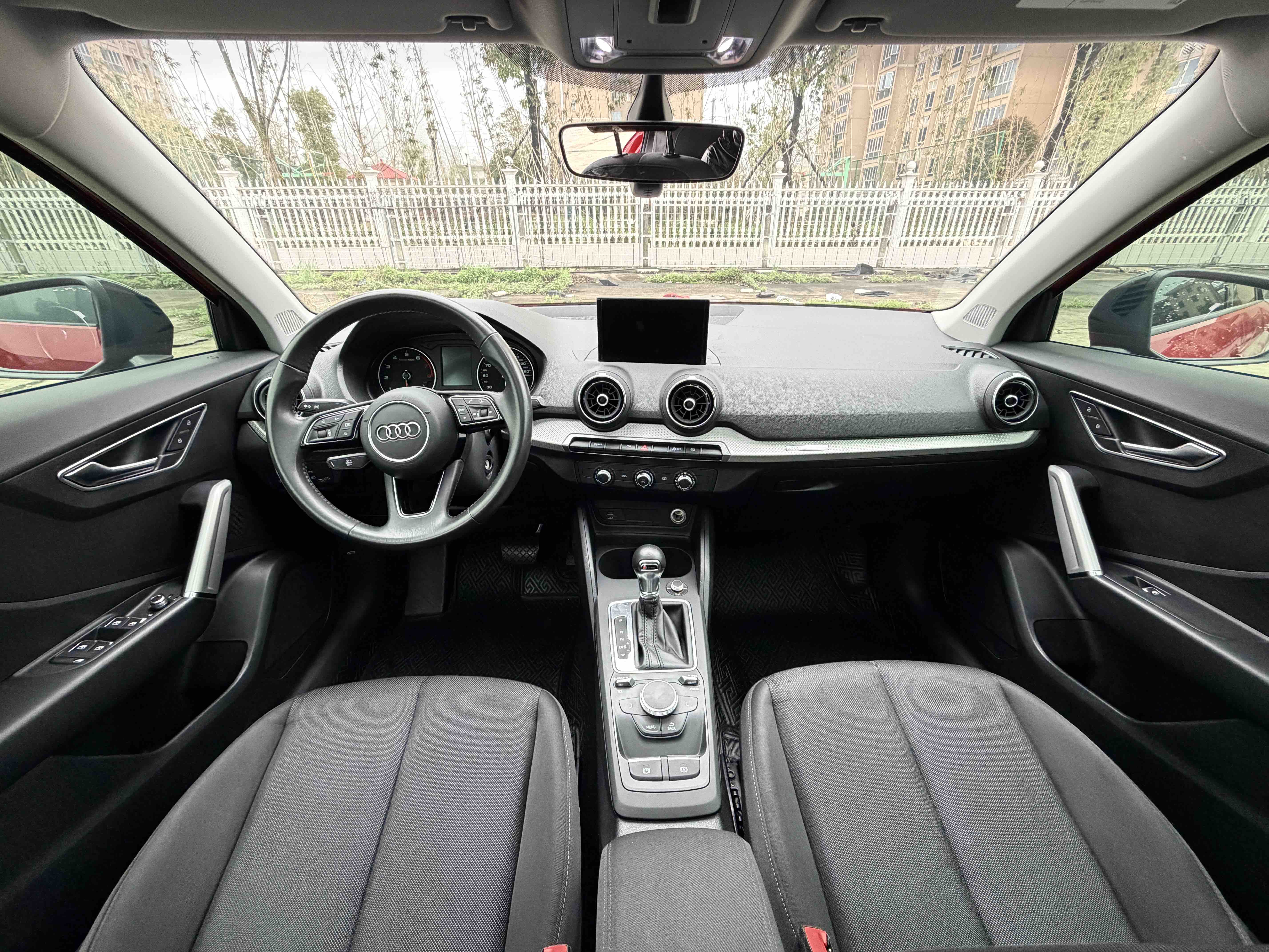 Audi Q2L 2021 car image #5