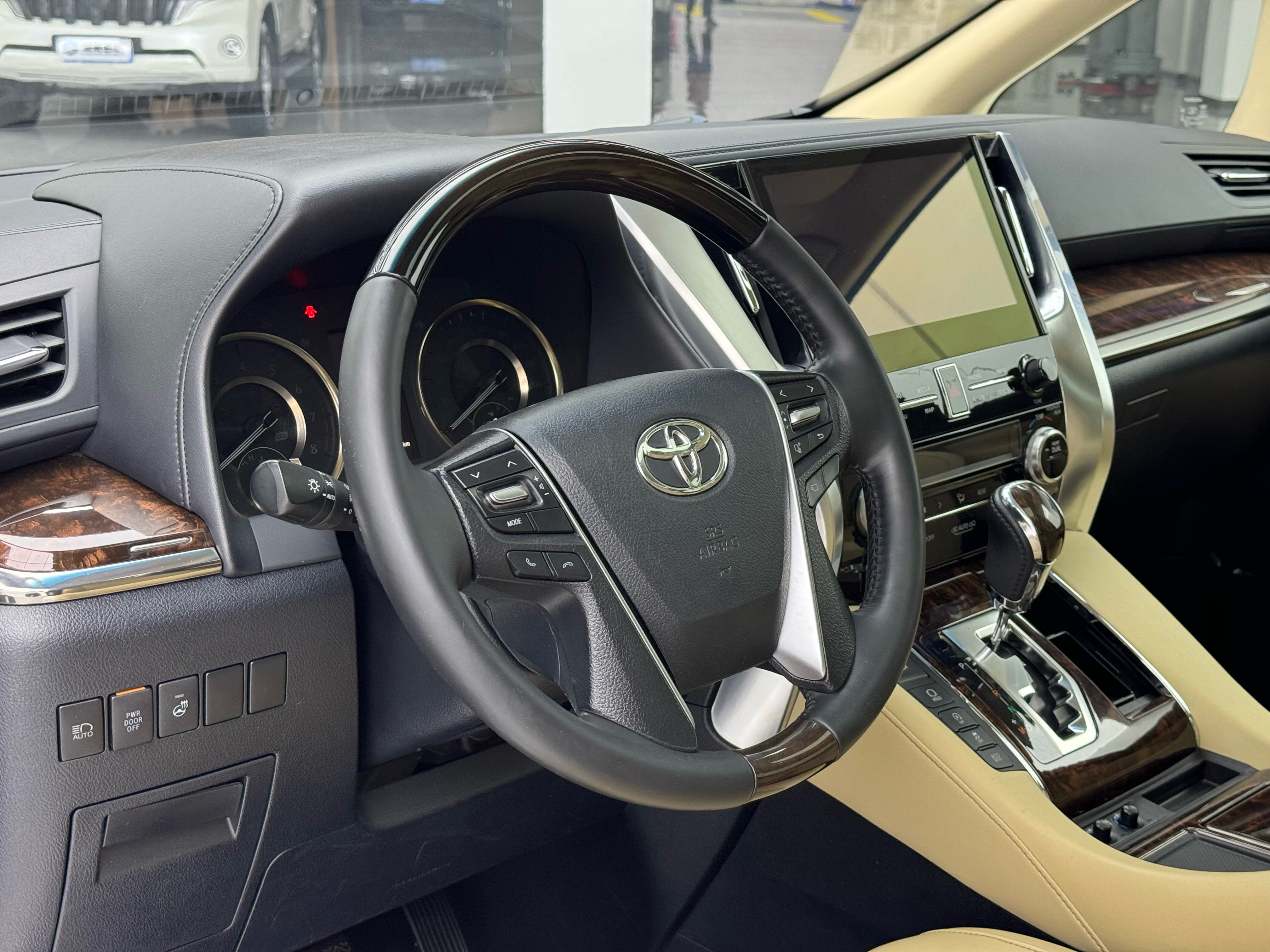 Toyota Alphard 2020 #5 Toyota Alphard 2020 car image #5
