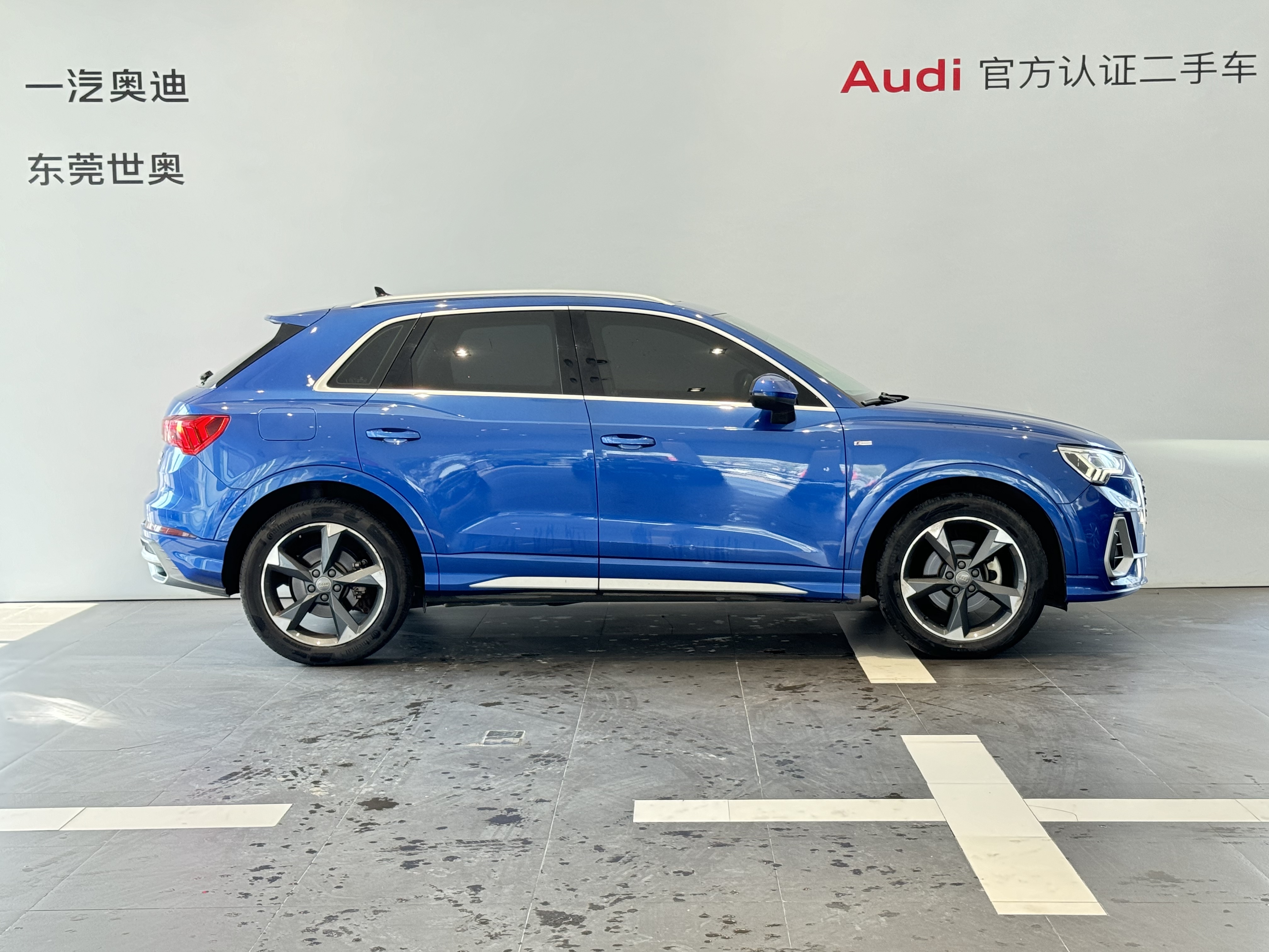 Audi Q3 2020 car image #5