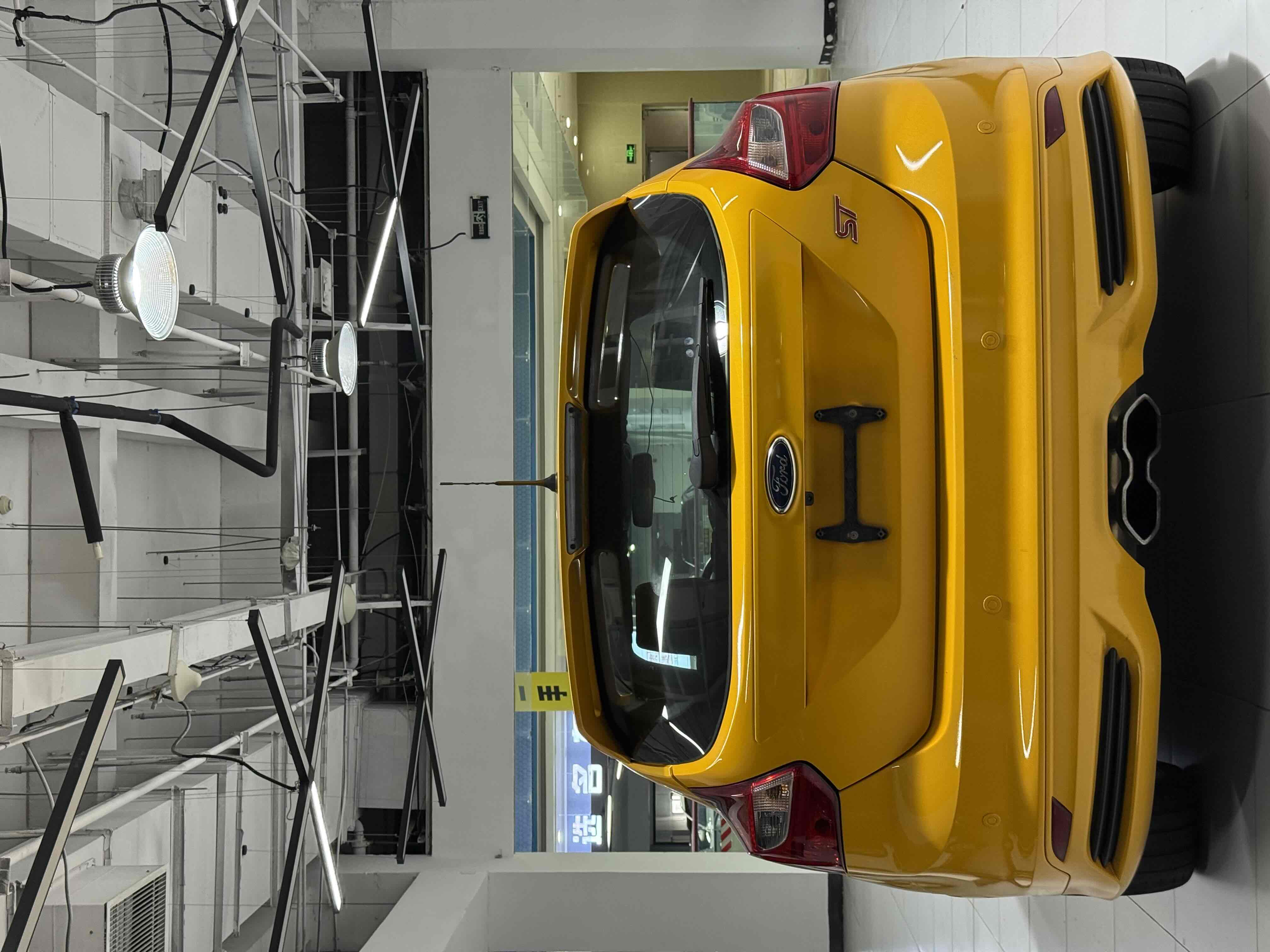 Ford Focus (Imported) 2013 صورة سيارة #5