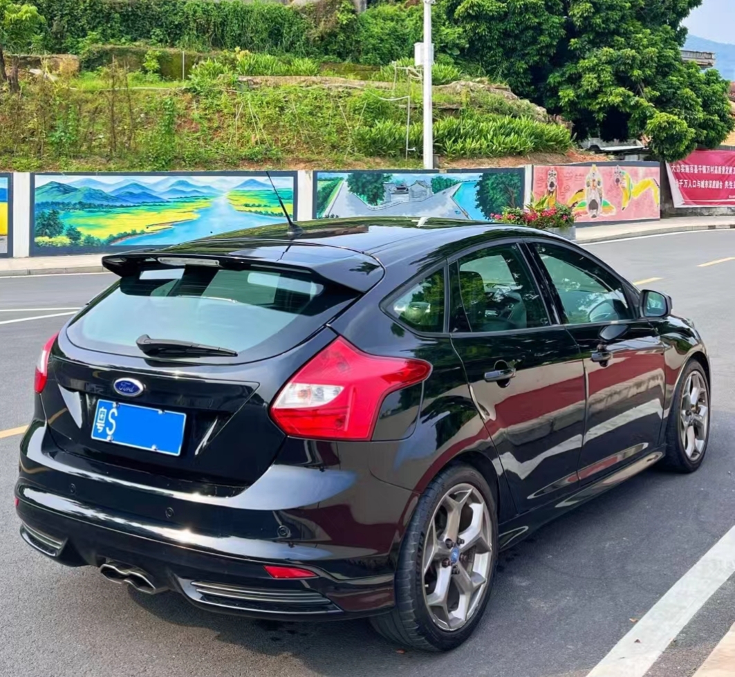 Ford Focus (Imported) 2014 صورة سيارة #5