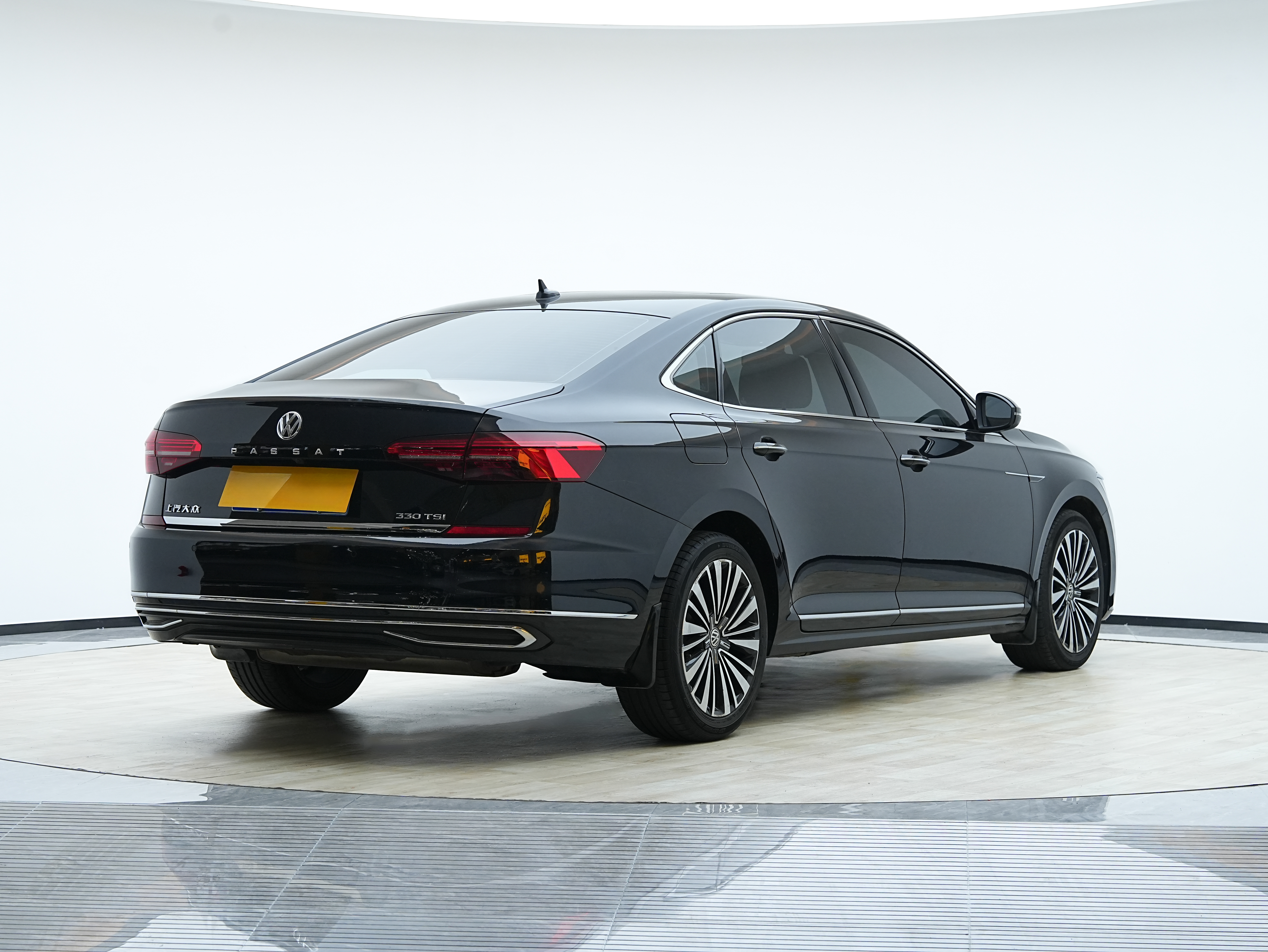 Volkswagen Passat 2020 immagine di auto #5