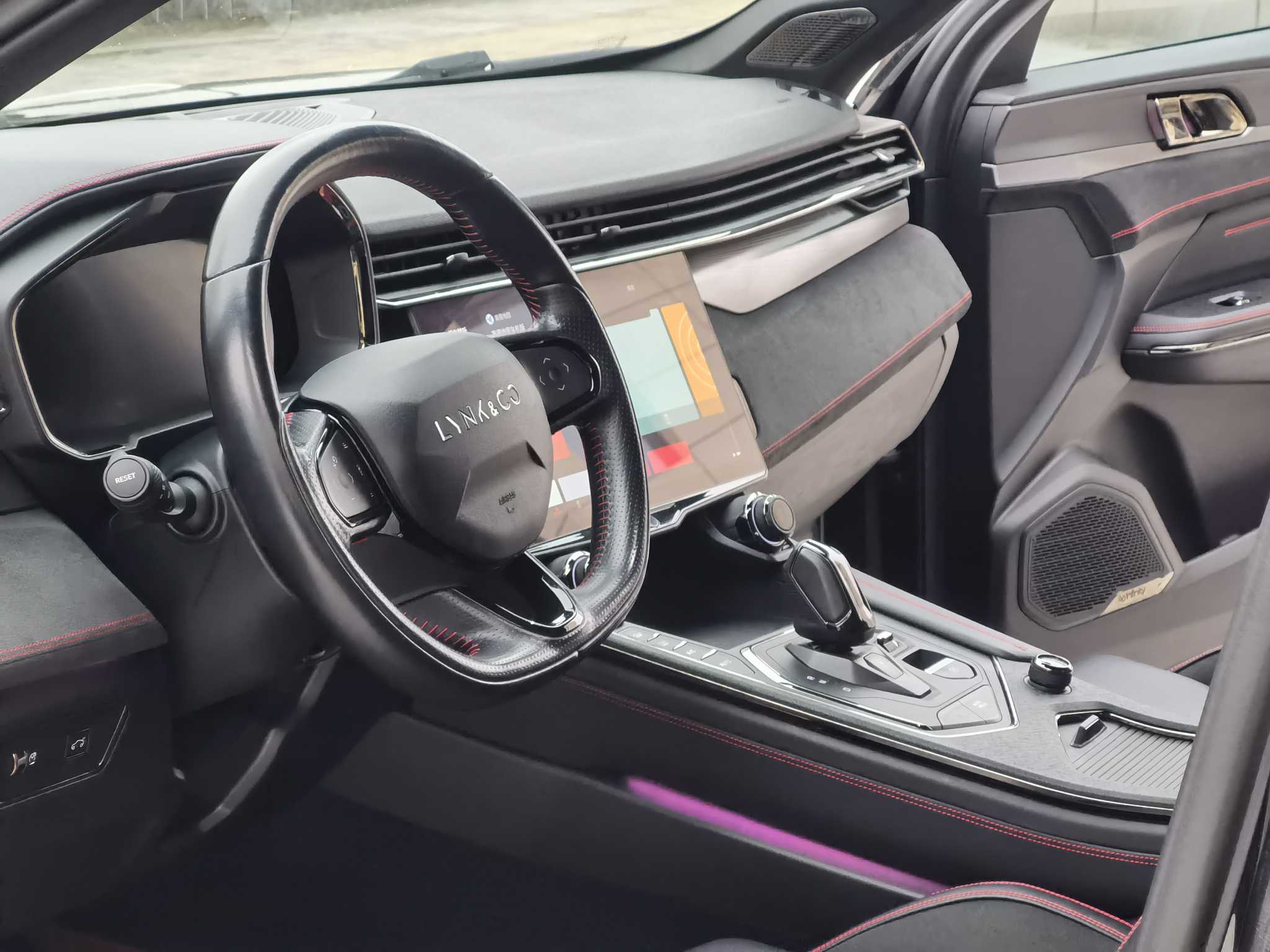 Lynk & Co 05 2020 car image #5