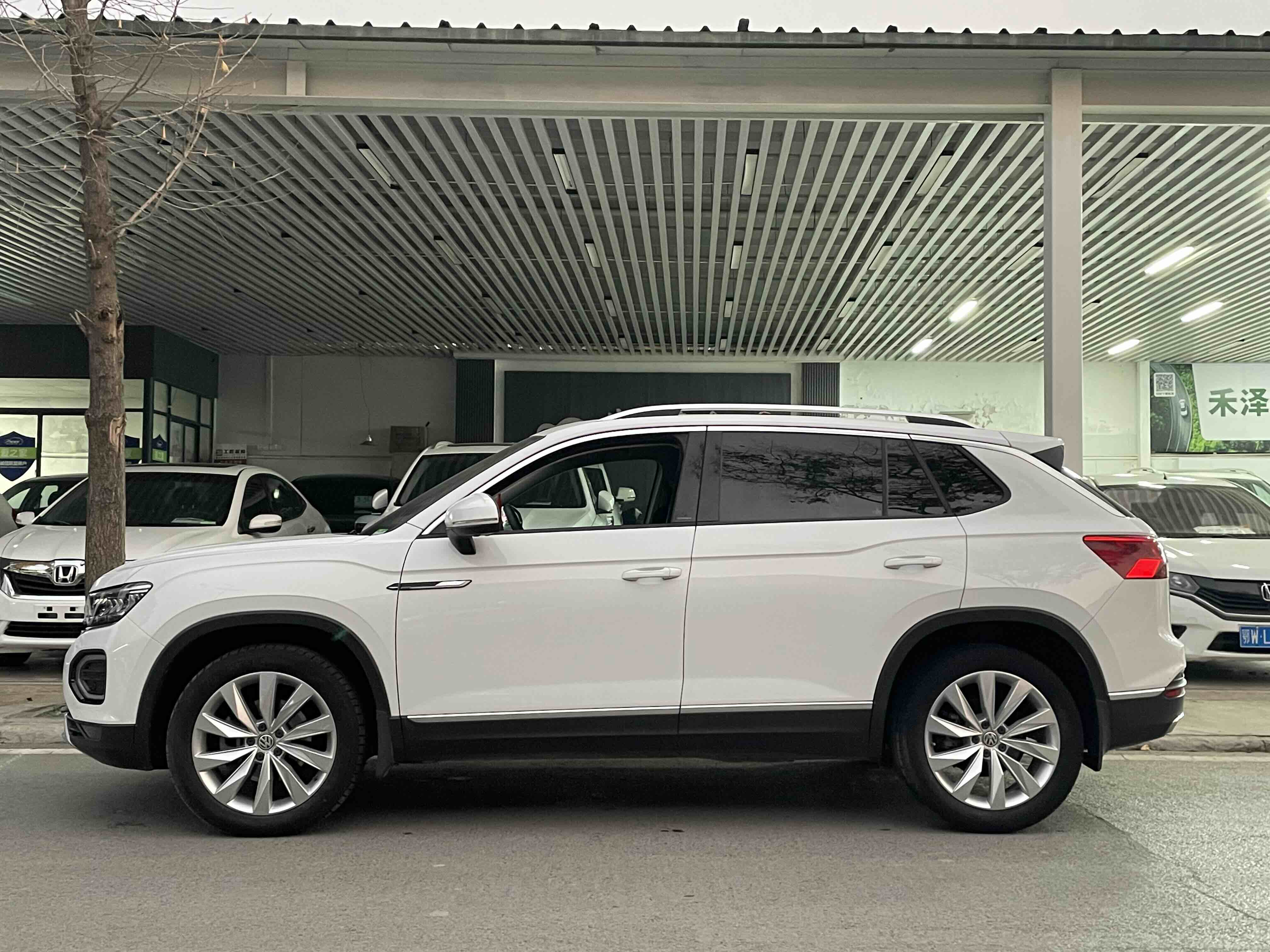 Volkswagen Tayron 2021 car image #5