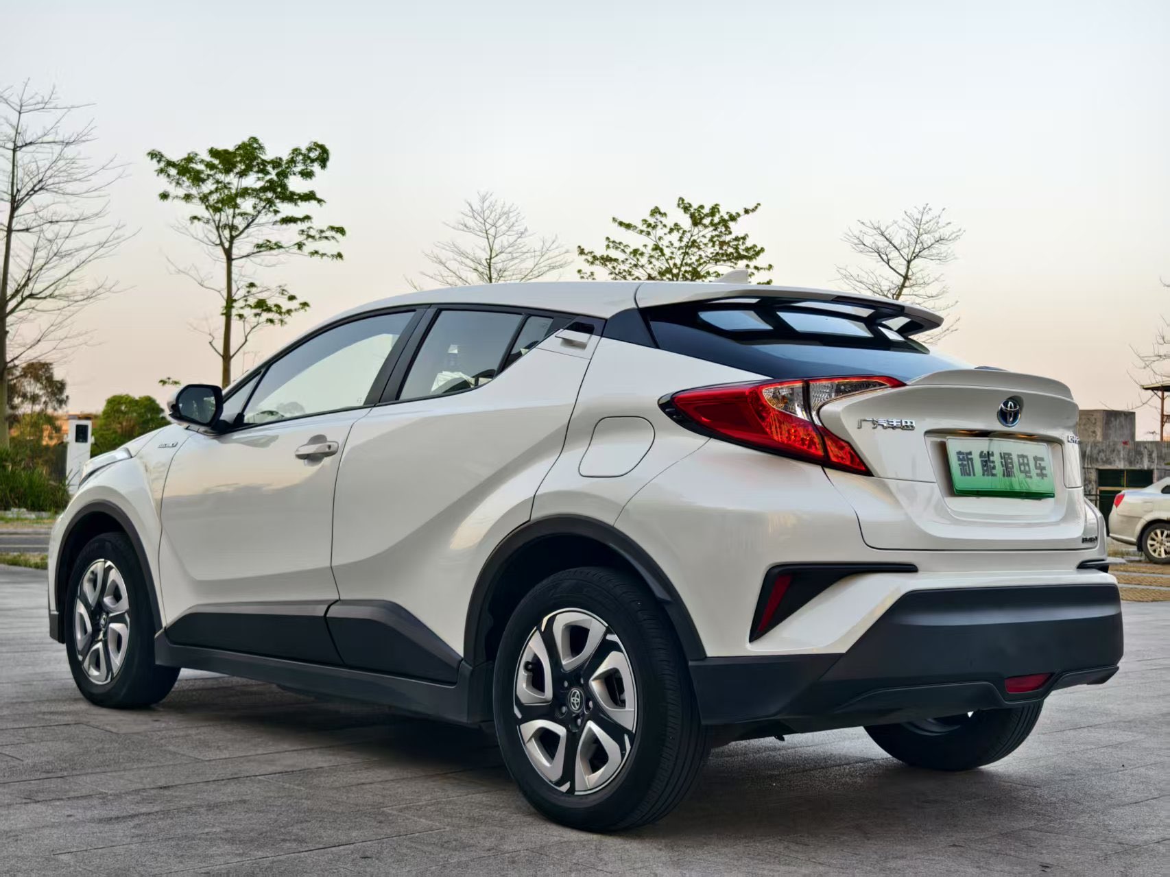 Toyota C-HR EV 2021 immagine di auto #5