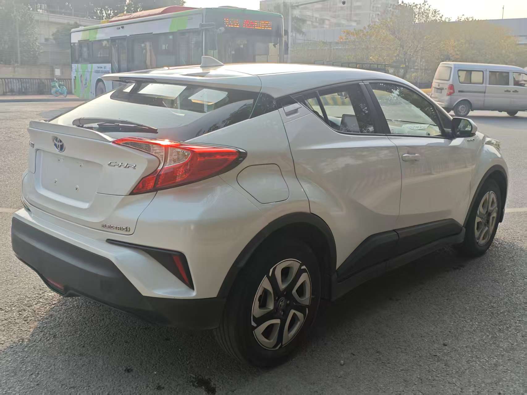 Toyota C-HR EV 2022 immagine di auto #5