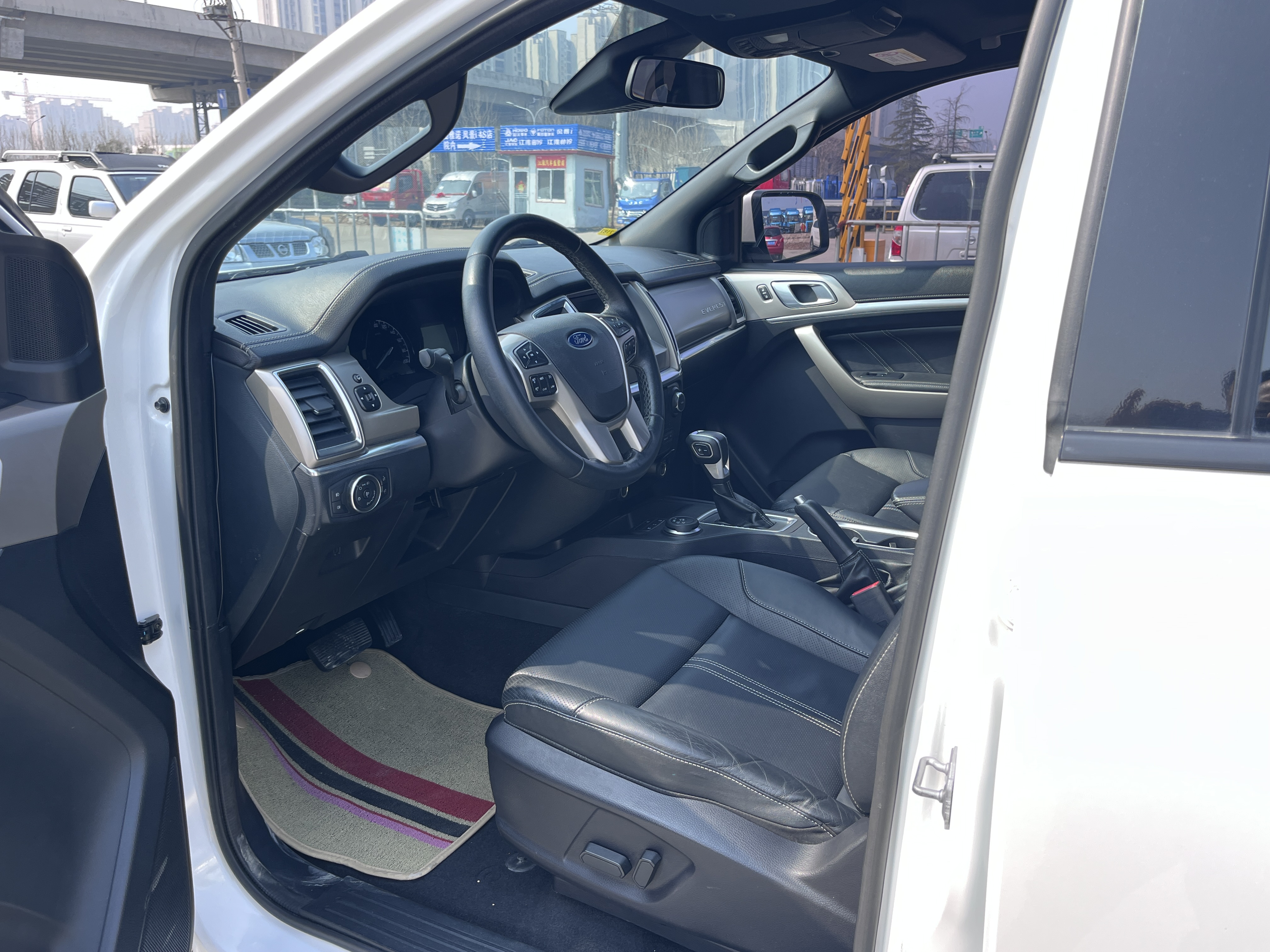 Ford Everest 2021 صورة سيارة #5