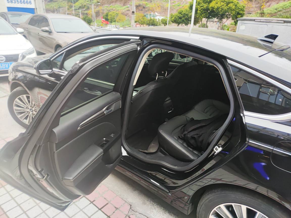 Ford Mondeo 2020 car image #5