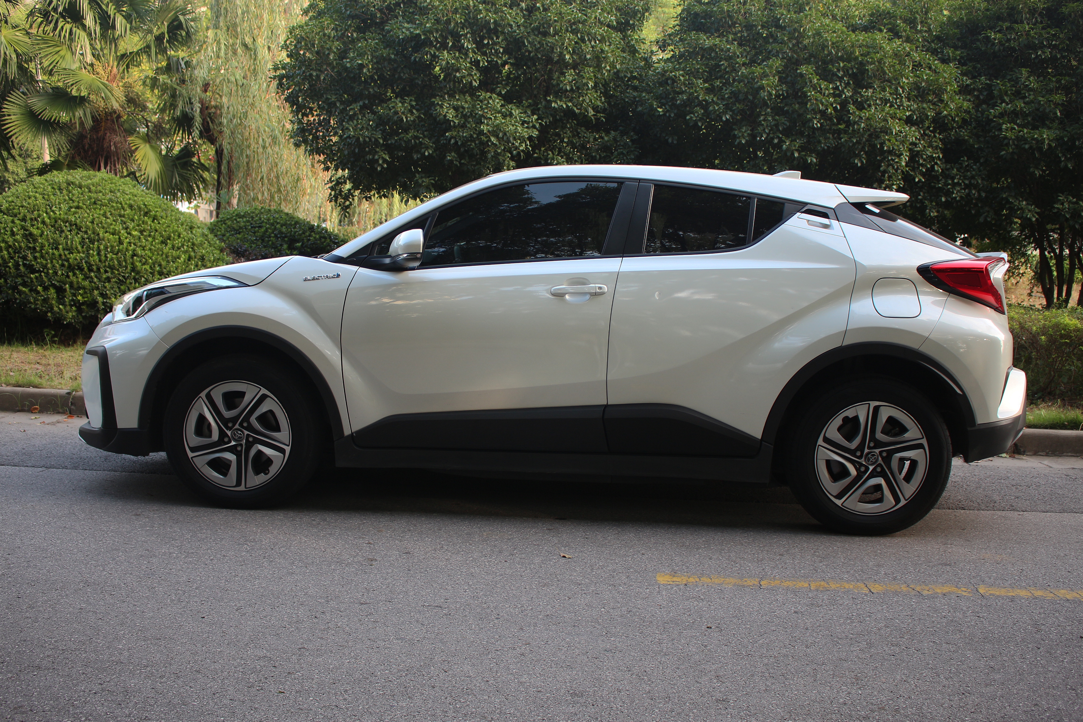 Toyota Izoa E 2021 #5 Toyota Izoa E 2021 imagen de coche #5