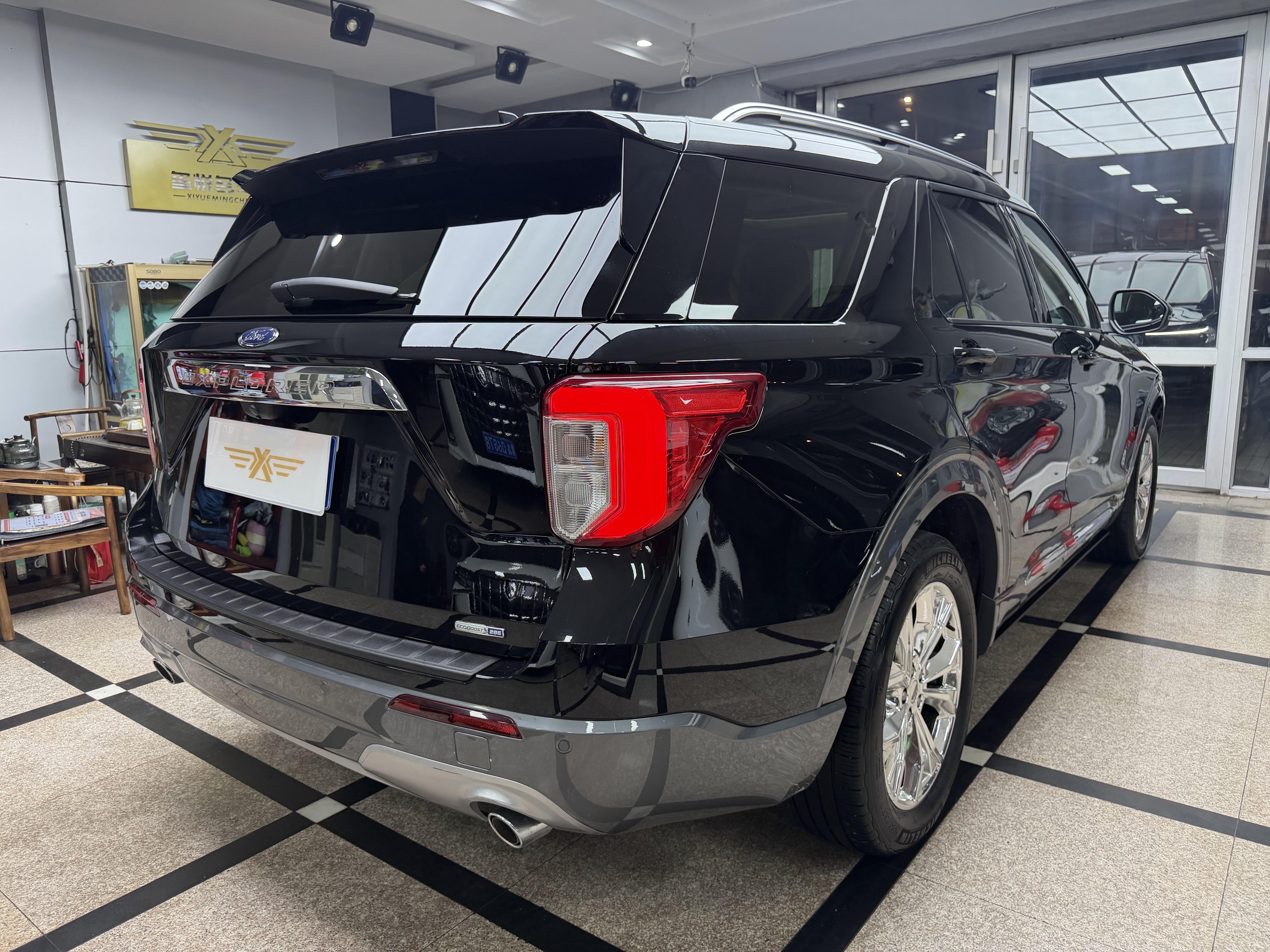 Ford Explorer 2022 car image #5