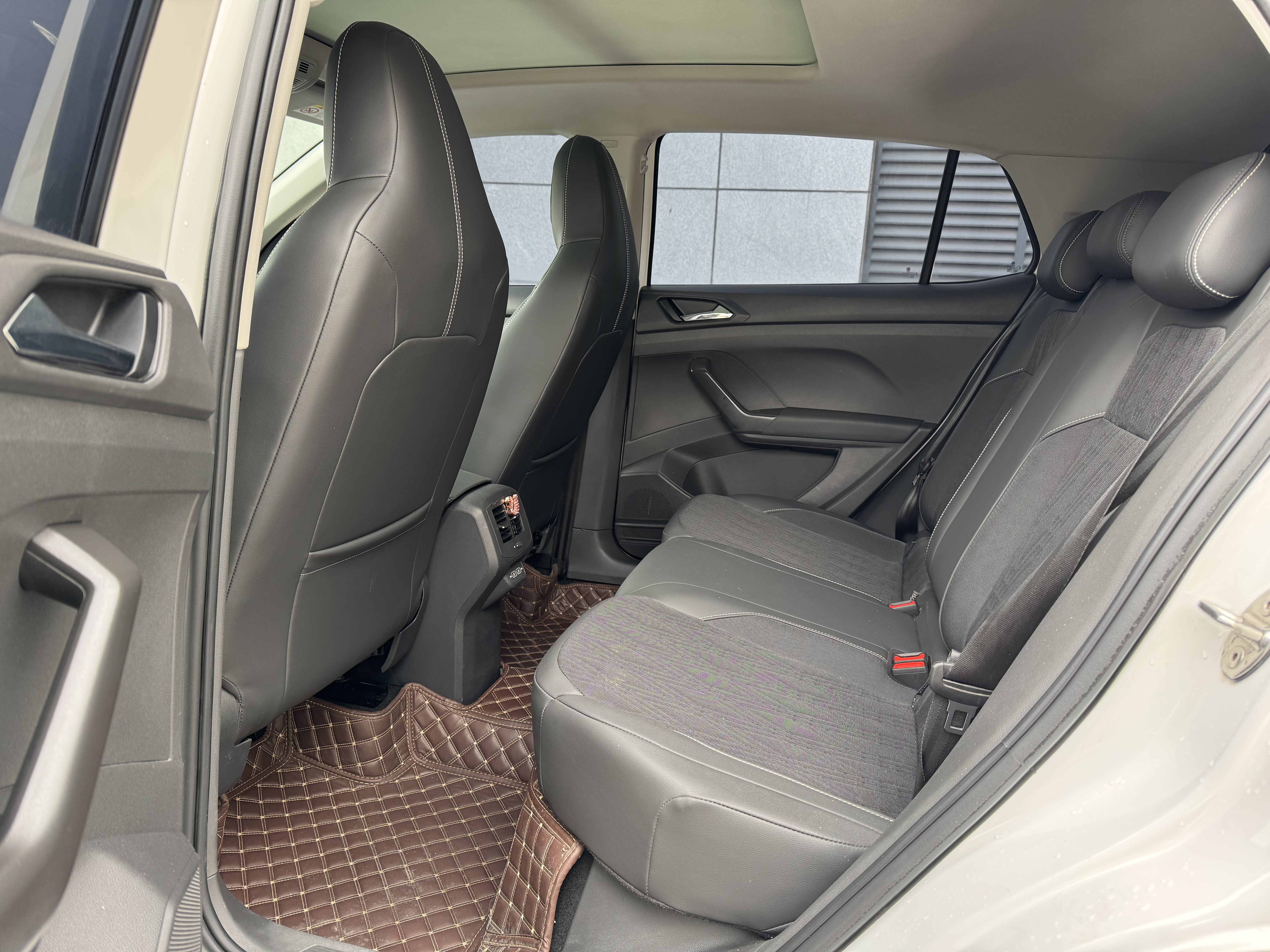 Volkswagen T-Cross 2020 immagine di auto #5