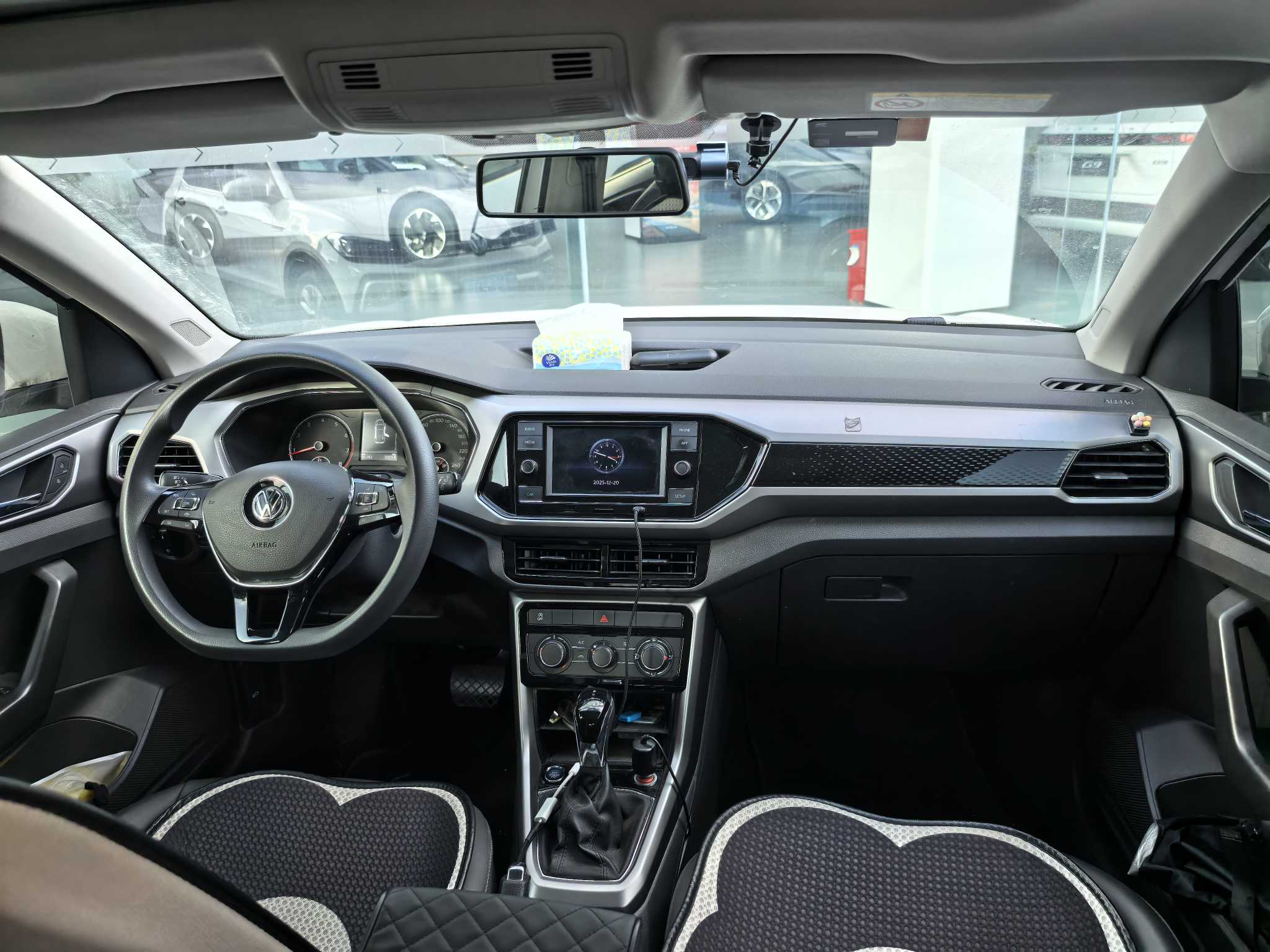 Volkswagen T-Cross 2020 #5 Volkswagen T-Cross 2020 car image #5