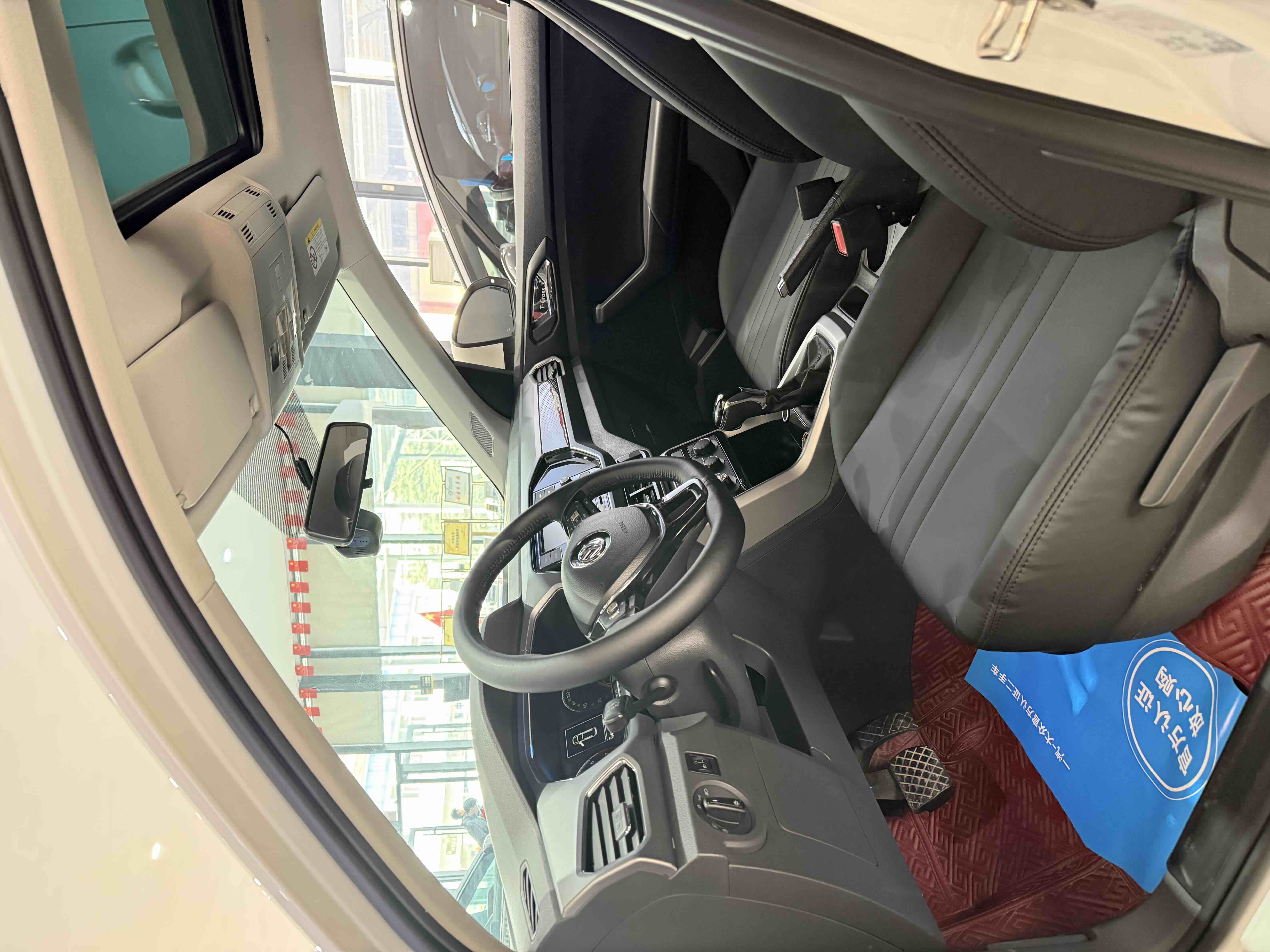 Volkswagen T-Cross 2021 car image #5