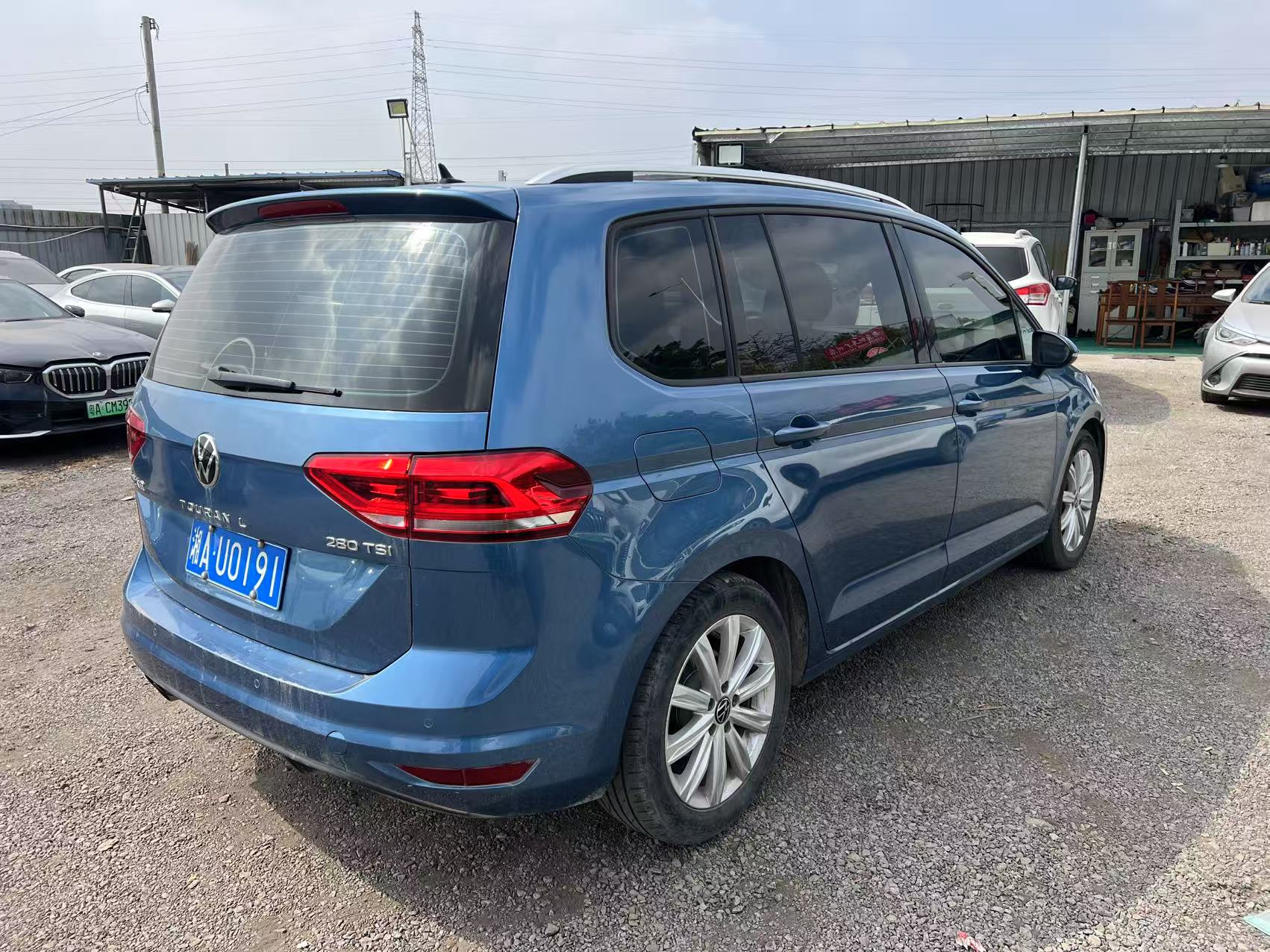 Volkswagen Touran 2022 immagine di auto #5