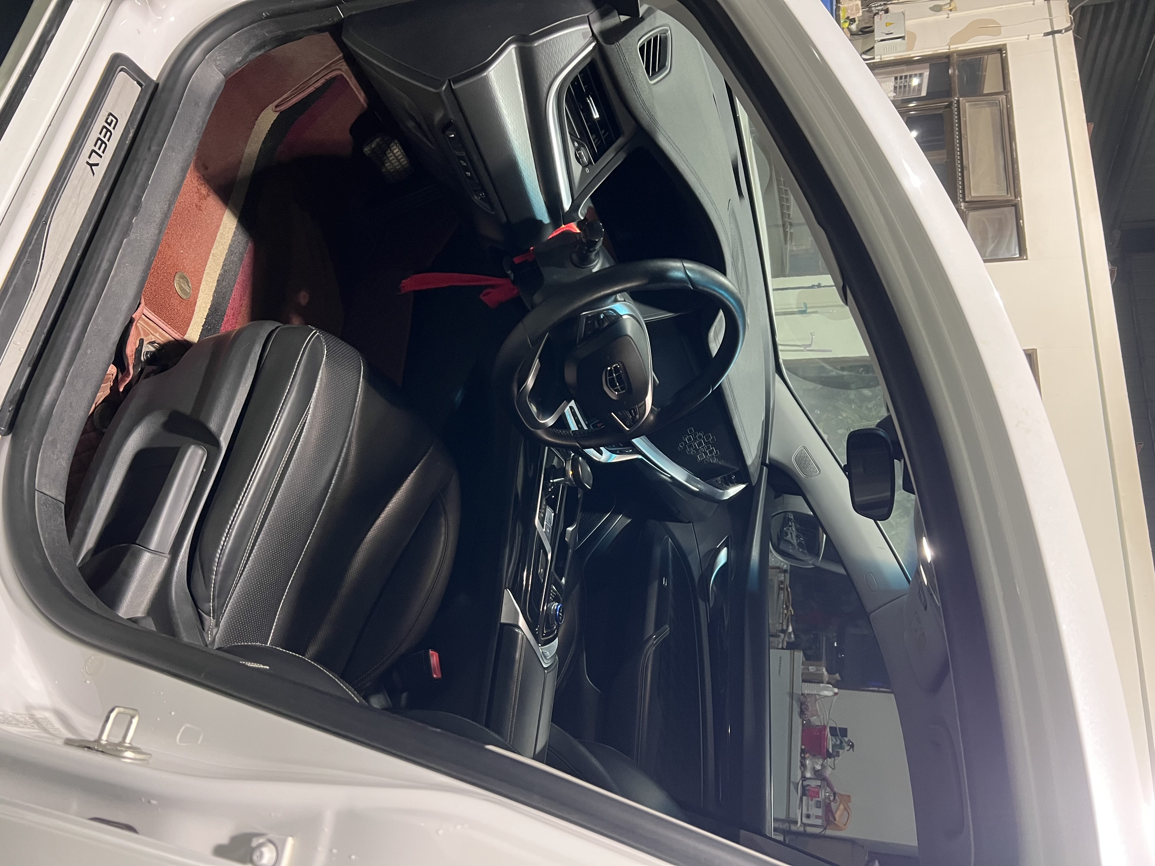 GEELY Ulion New Energy 2020 #5 GEELY Ulion New Energy 2020 car image #5