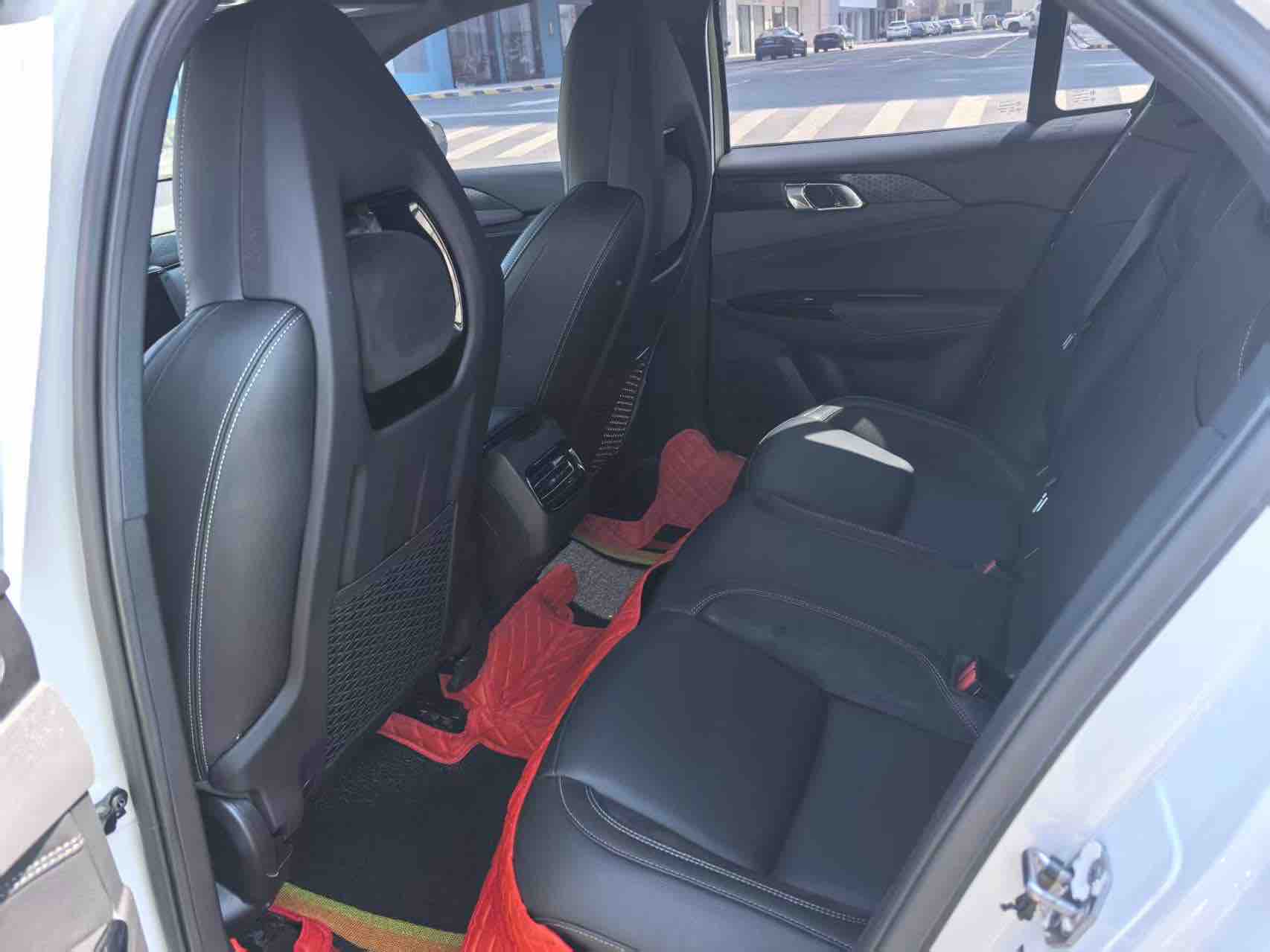 Lynk & Co 02 2020 car image #5