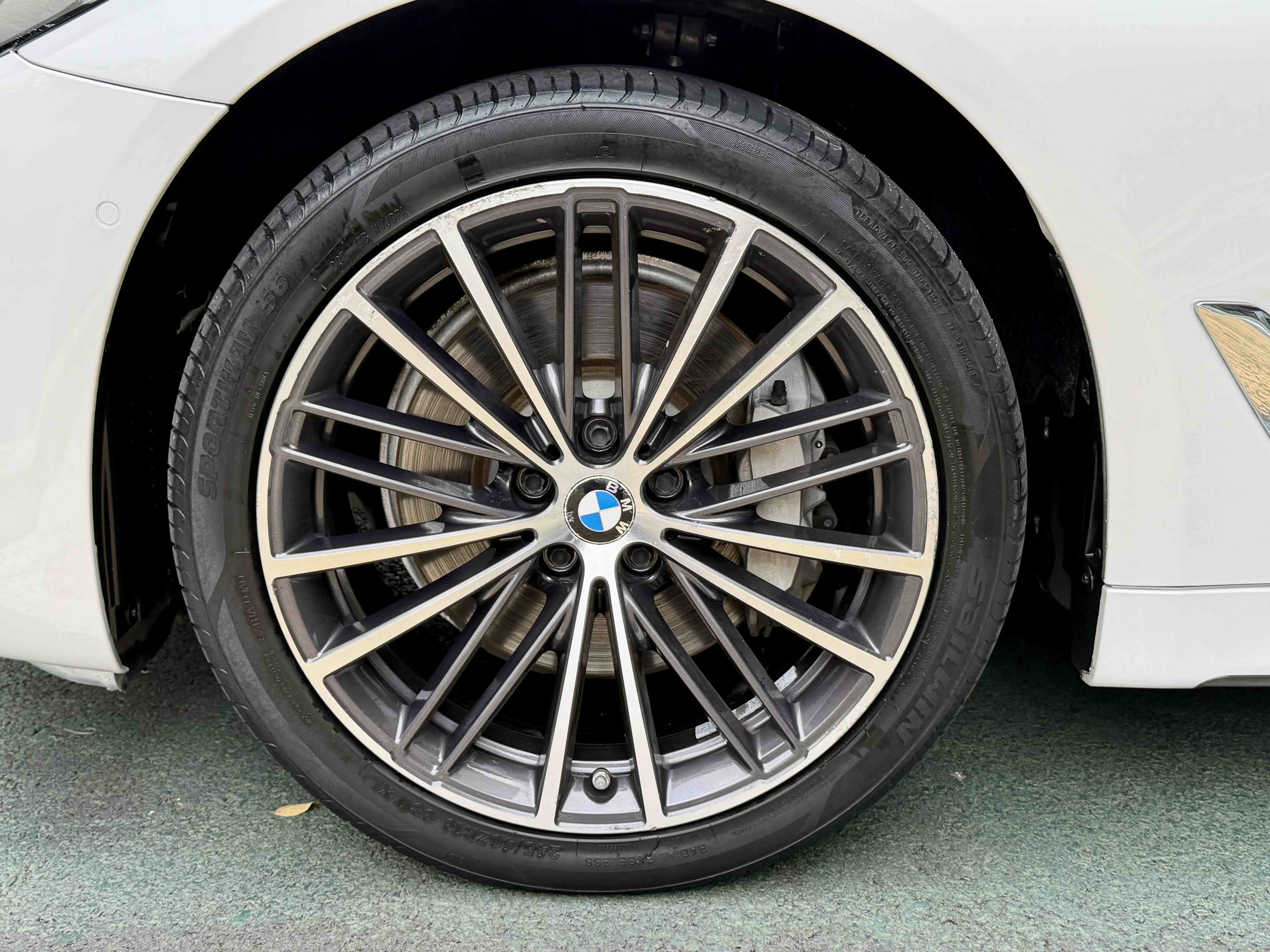 BMW 5 Series 2021 car image #5
