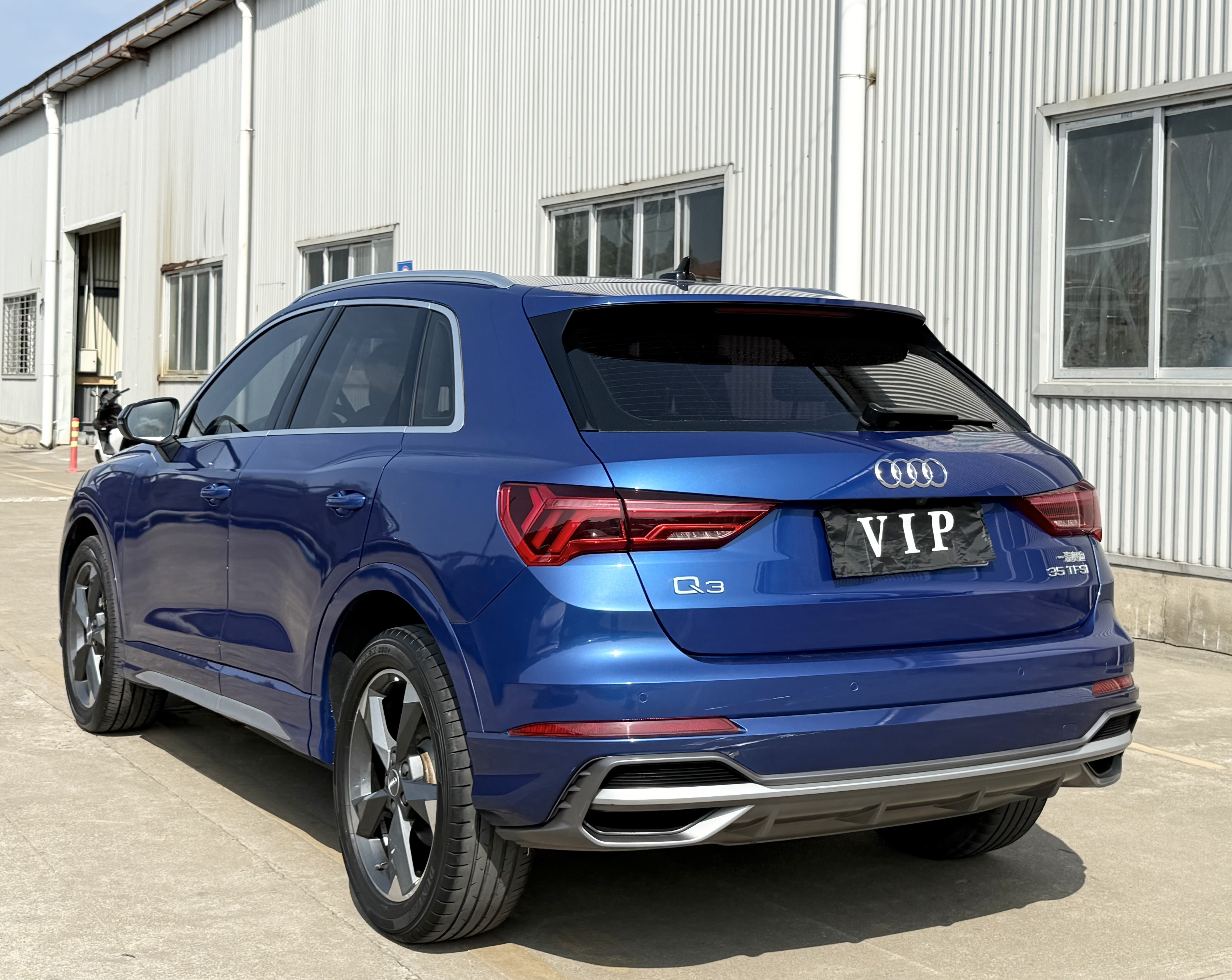 Audi Q3 2020 car image #5