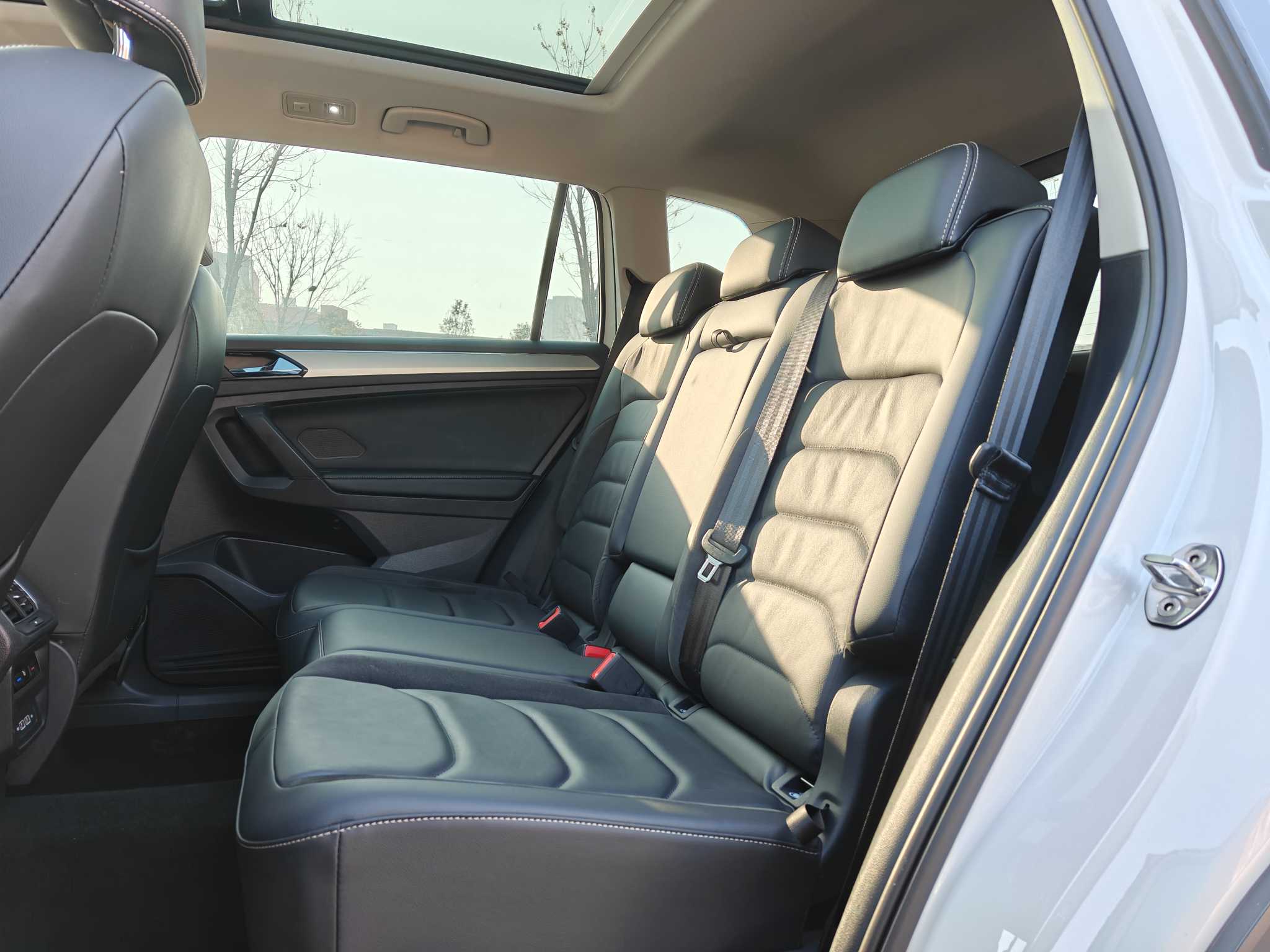 Volkswagen Tiguan L 2021 car image #5