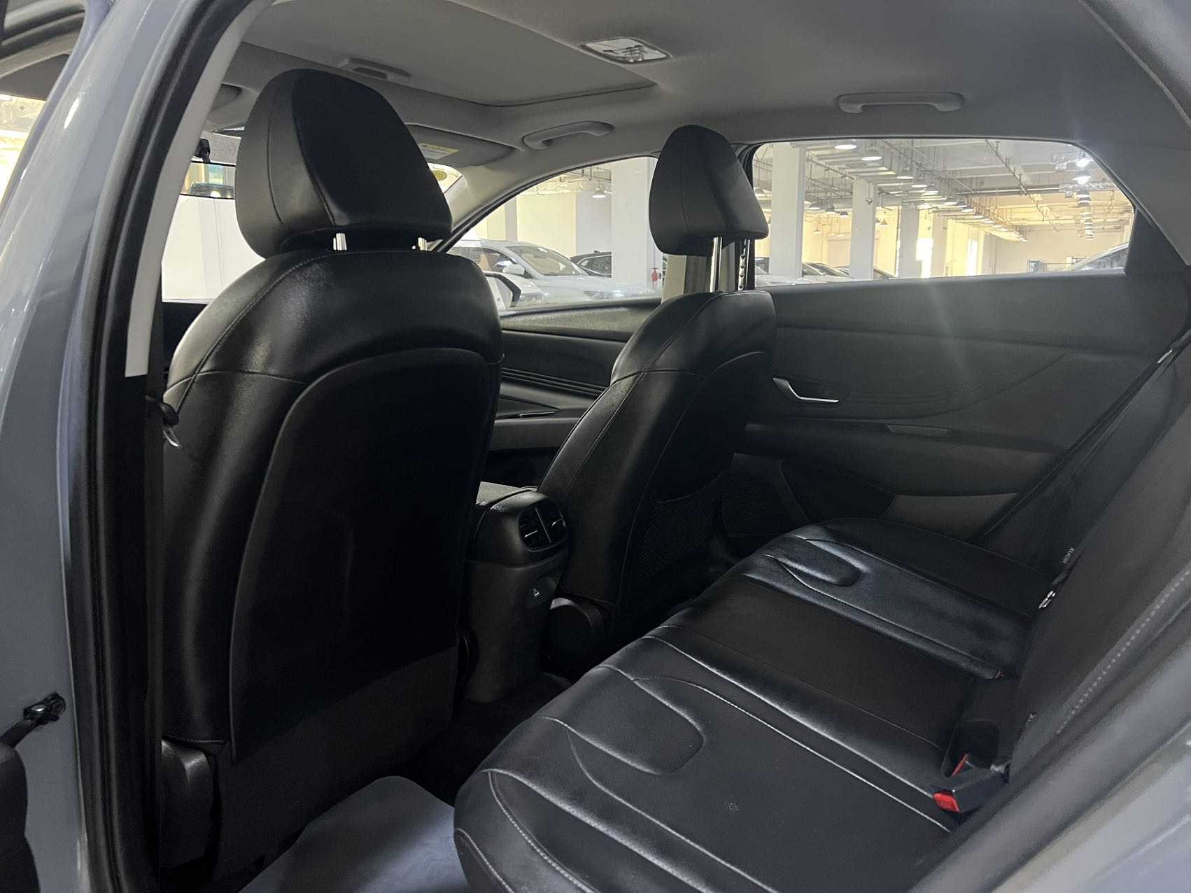 Hyundai Elantra 2021 immagine di auto #5