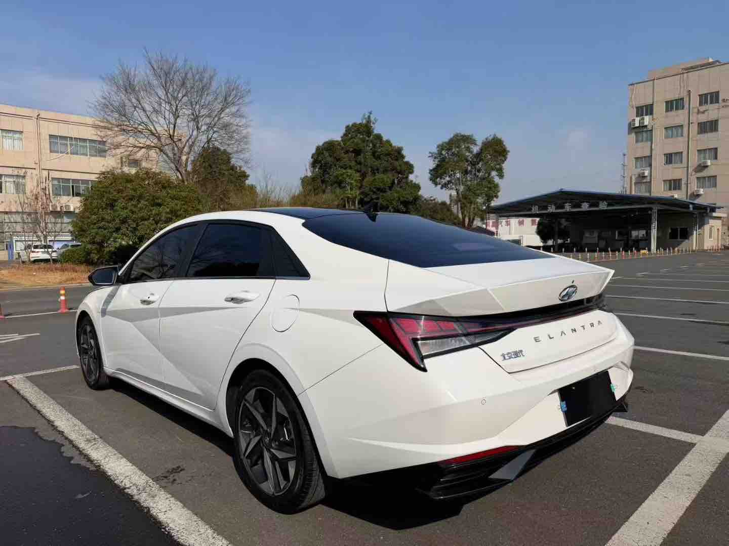 Hyundai Elantra 2023 car image #5