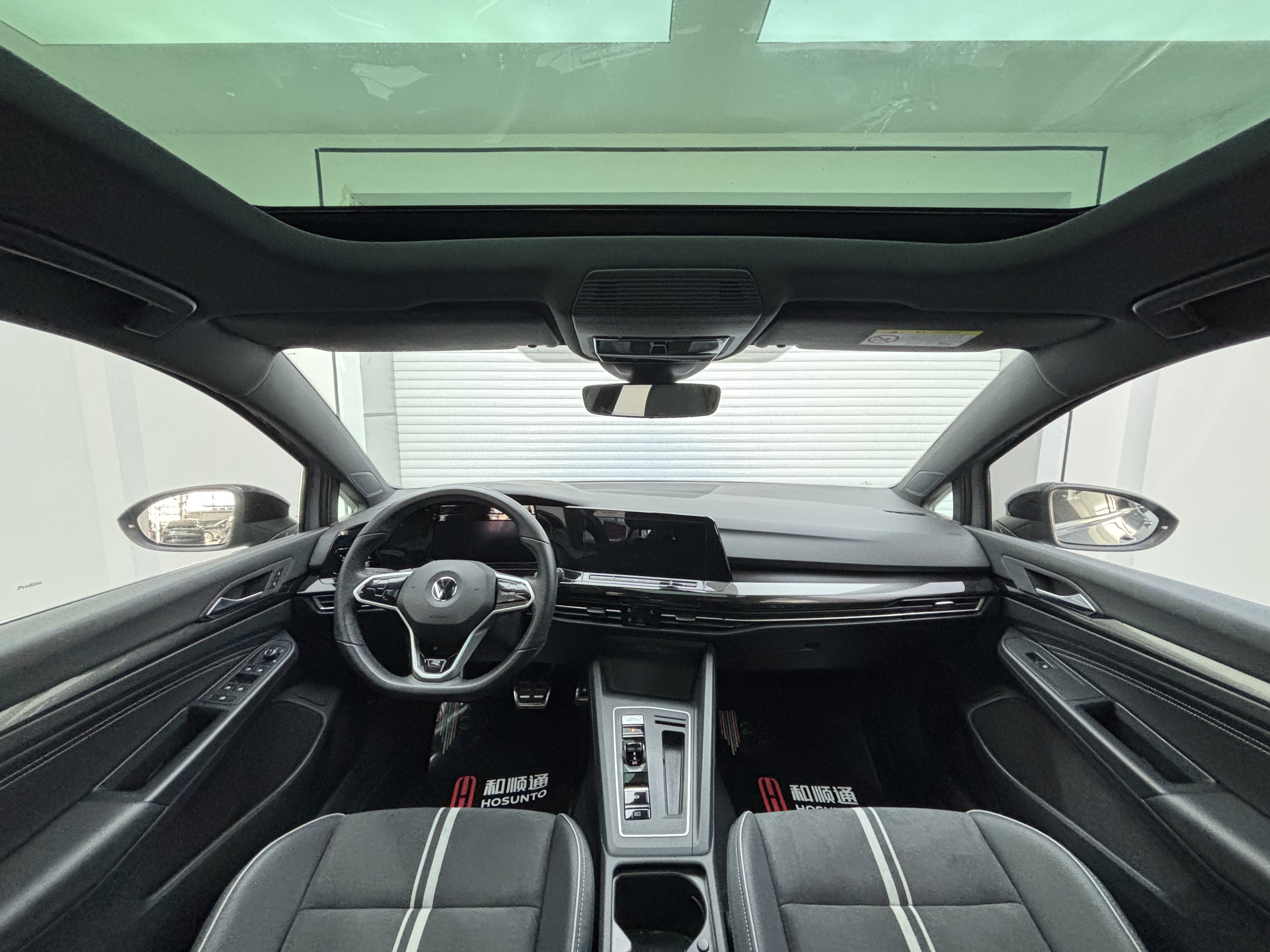 Volkswagen Golf 2022 car image #5