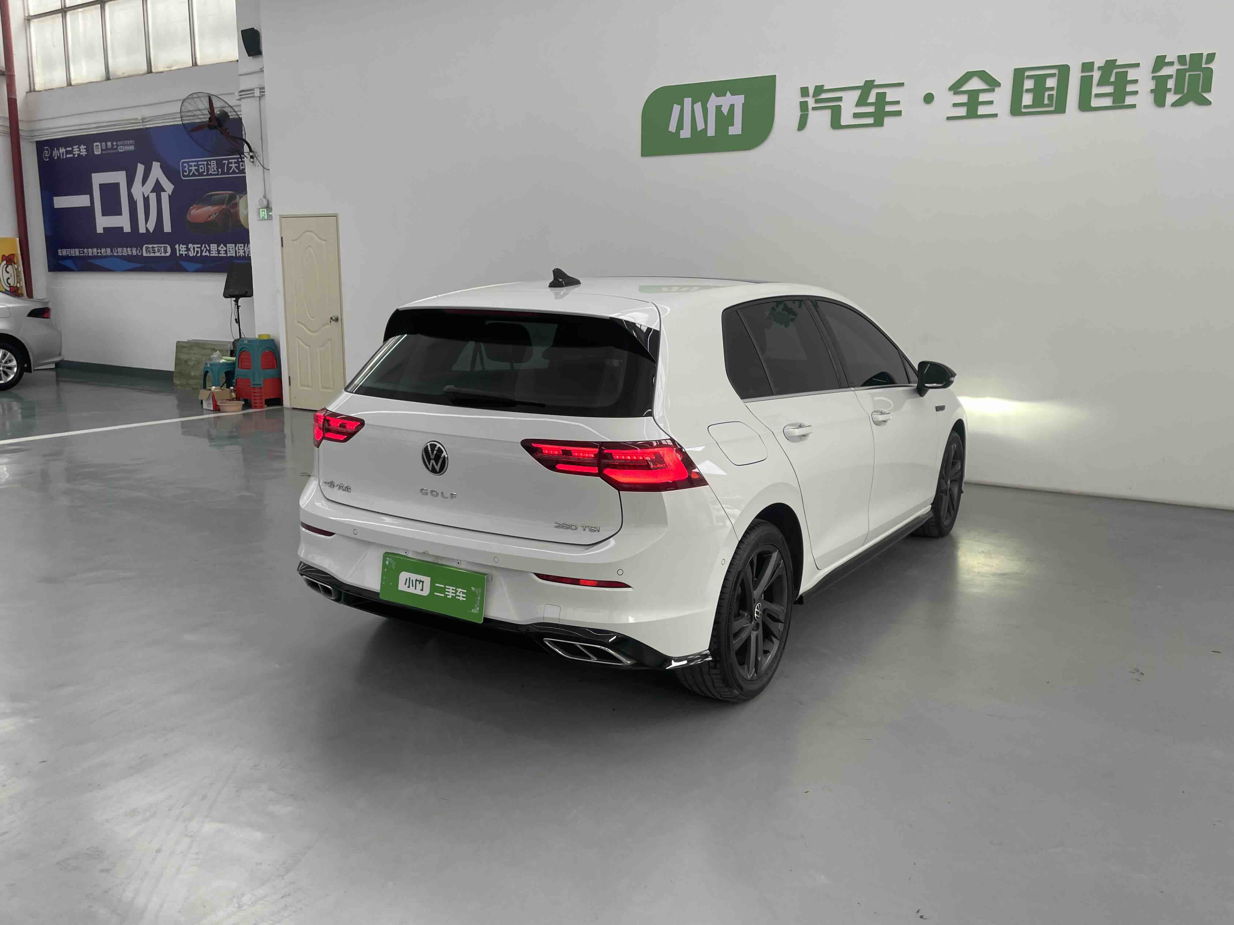 Volkswagen Golf 2022 car image #5