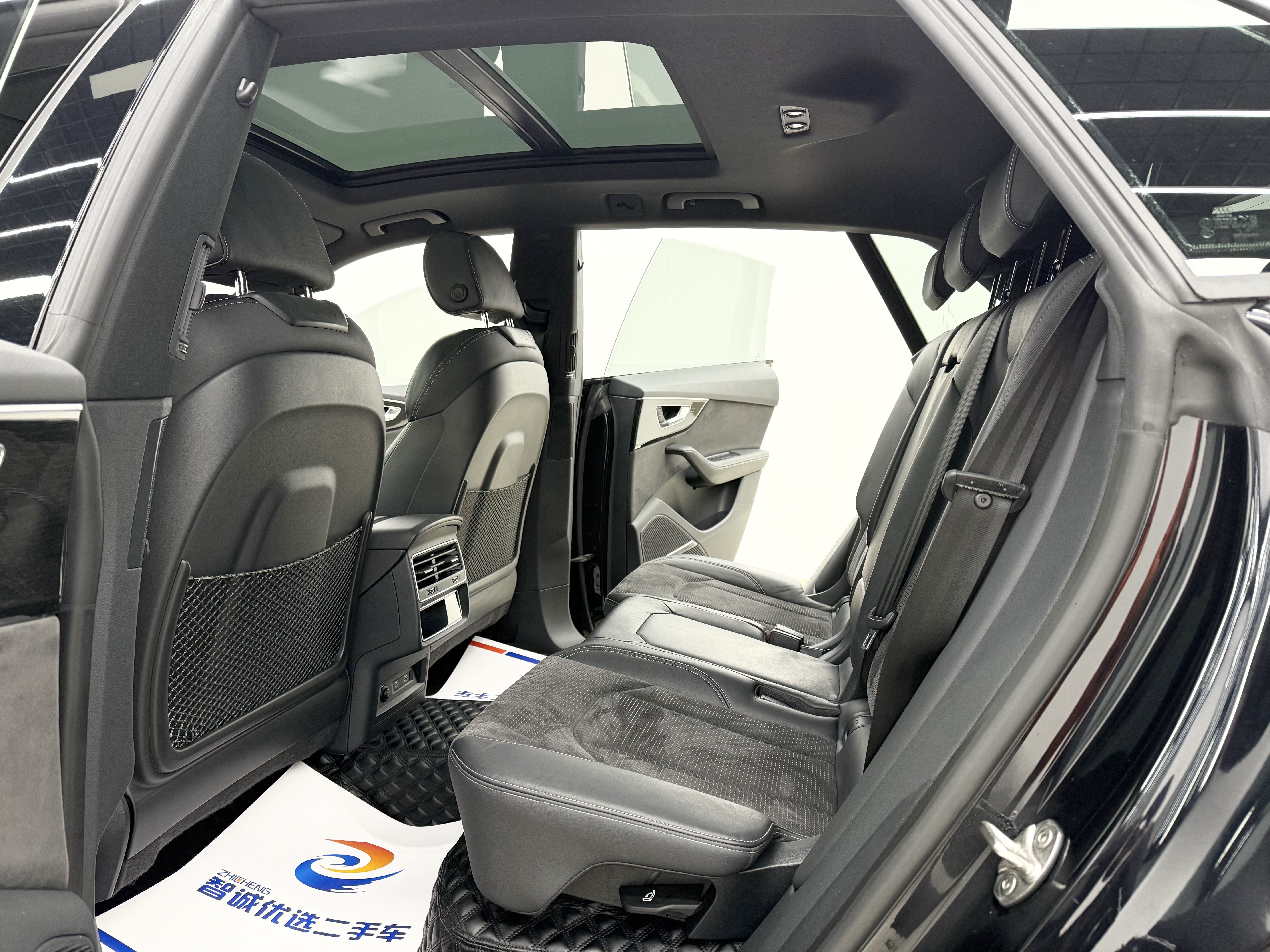 Audi Q8 2020 #5 Audi Q8 2020 car image #5