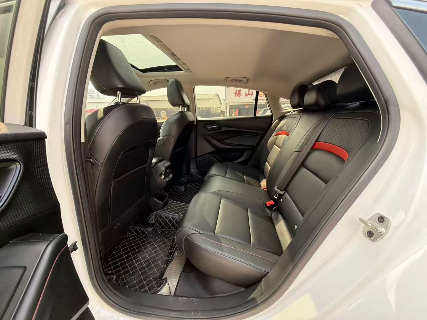 5 2021 #5 5 2021 immagine di auto #5