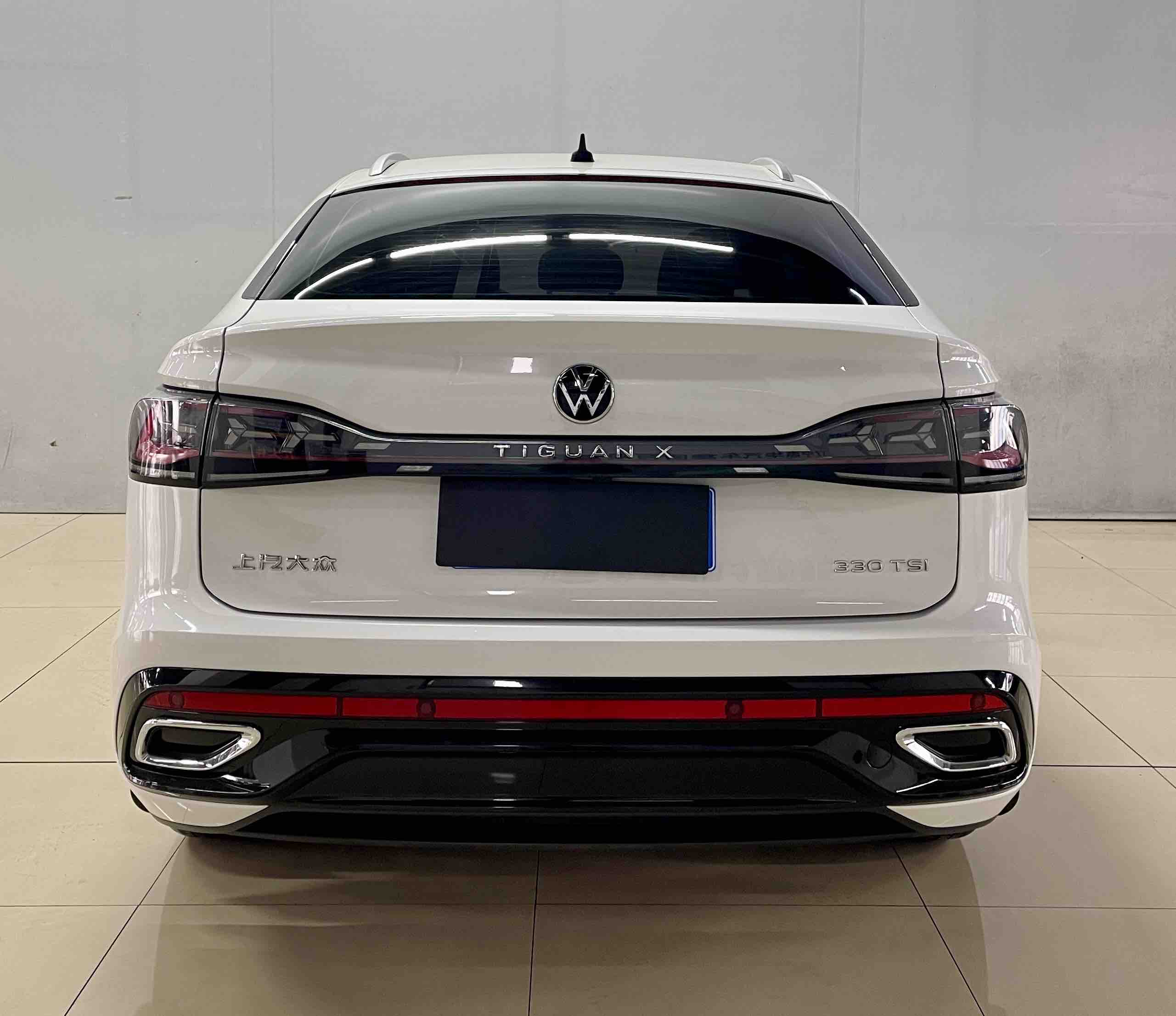 Volkswagen Tiguan X 2021 #5 Volkswagen Tiguan X 2021 صورة سيارة #5