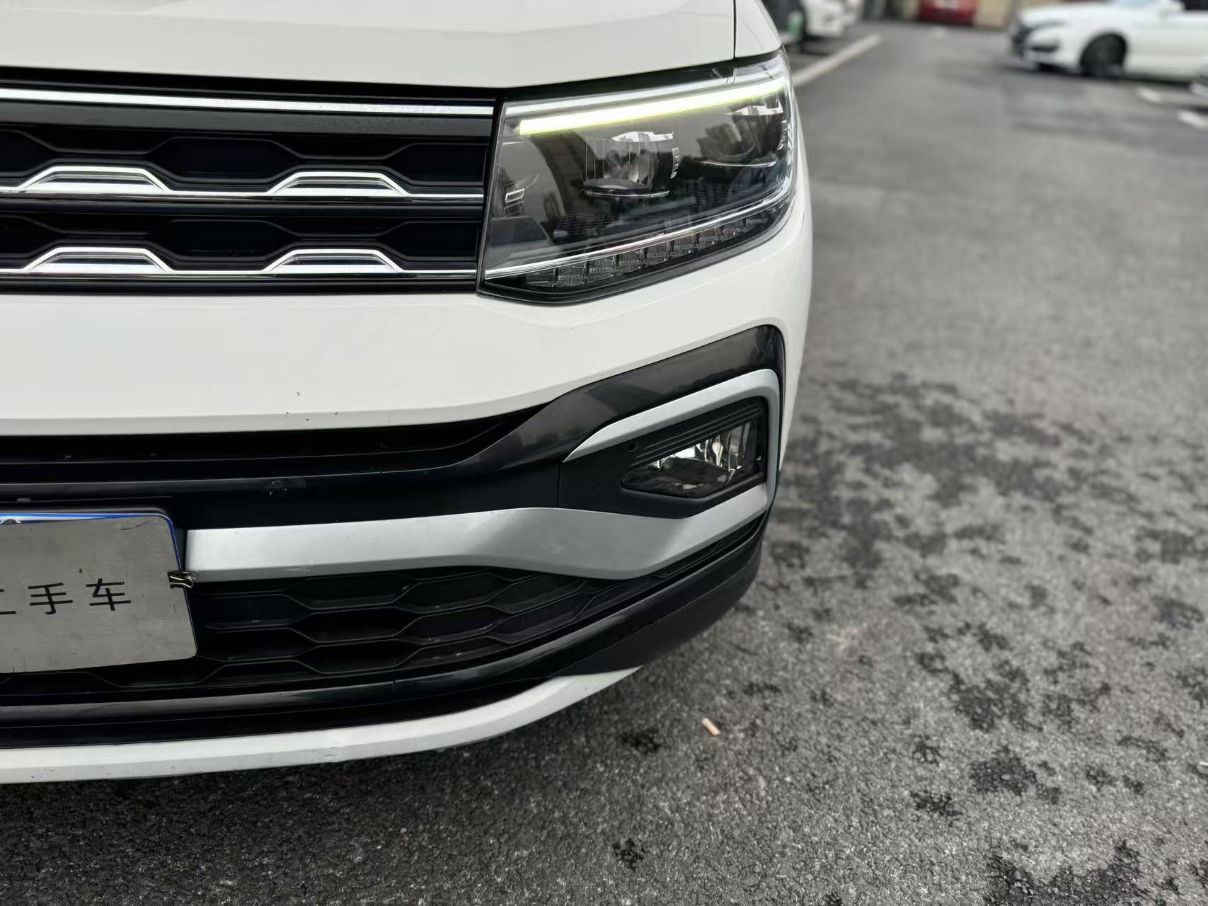 Volkswagen T-Cross 2020 car image #5