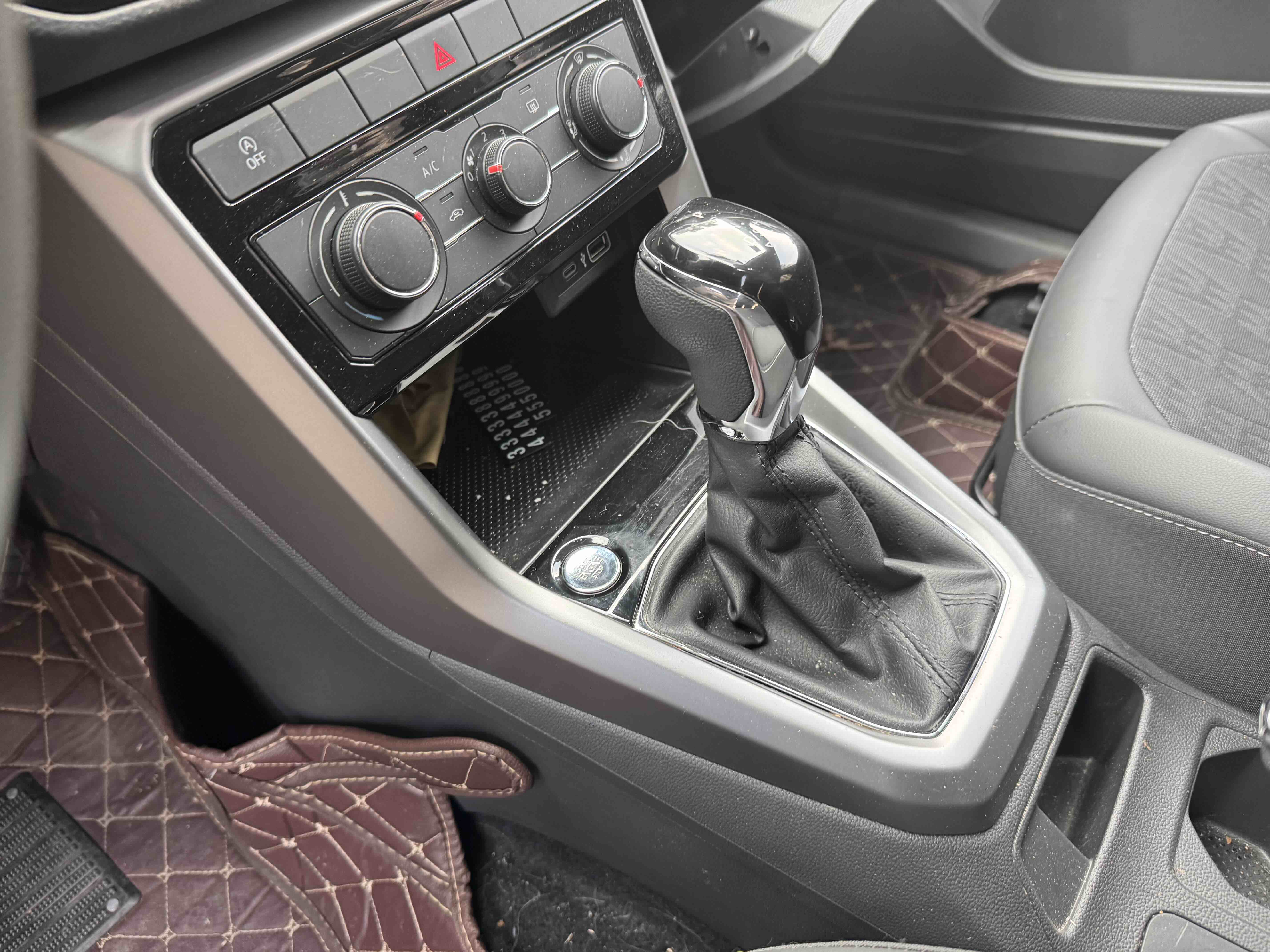 Volkswagen T-Cross 2021 car image #5