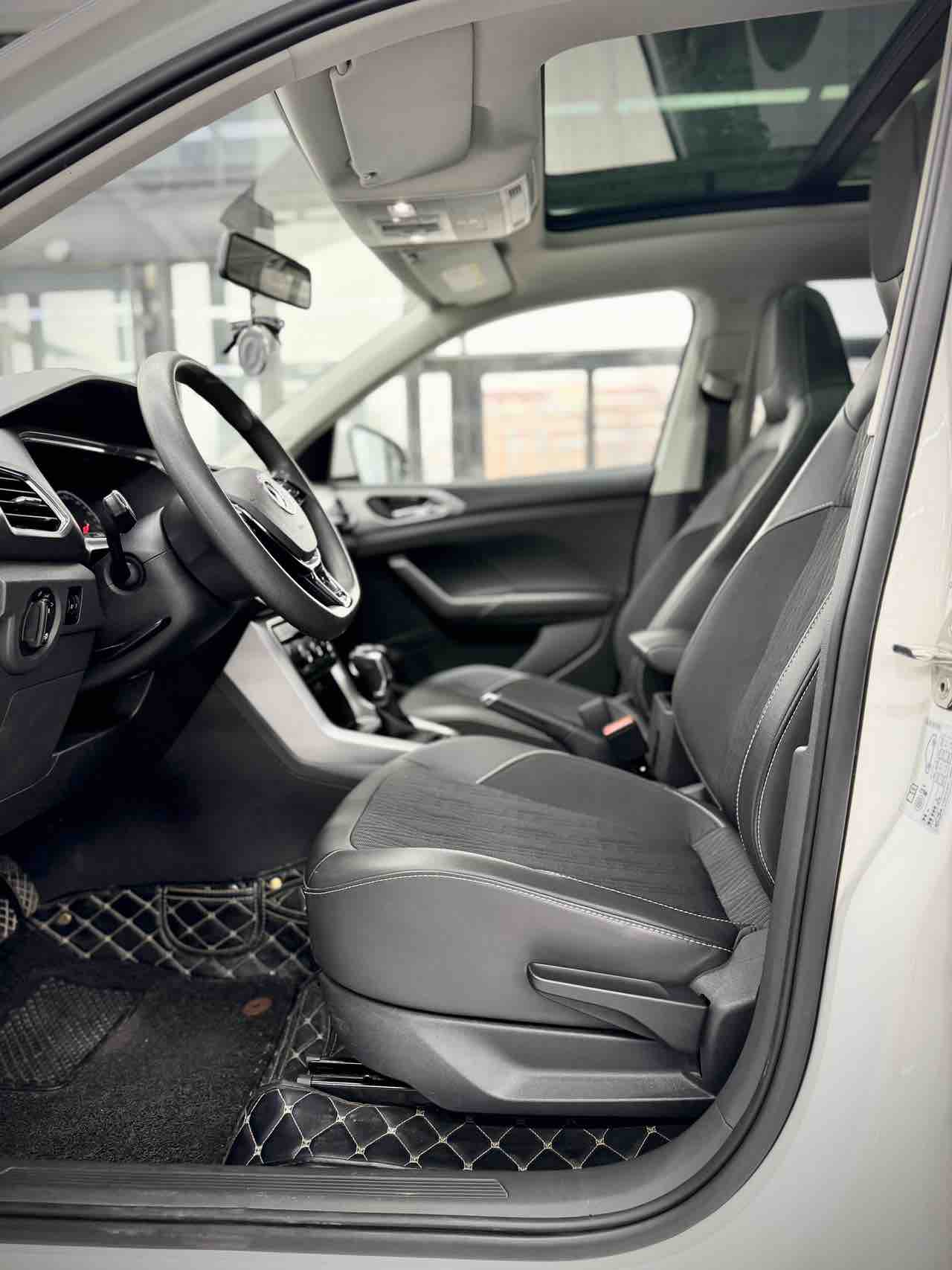 Volkswagen T-Cross 2021 #5 Volkswagen T-Cross 2021 car image #5