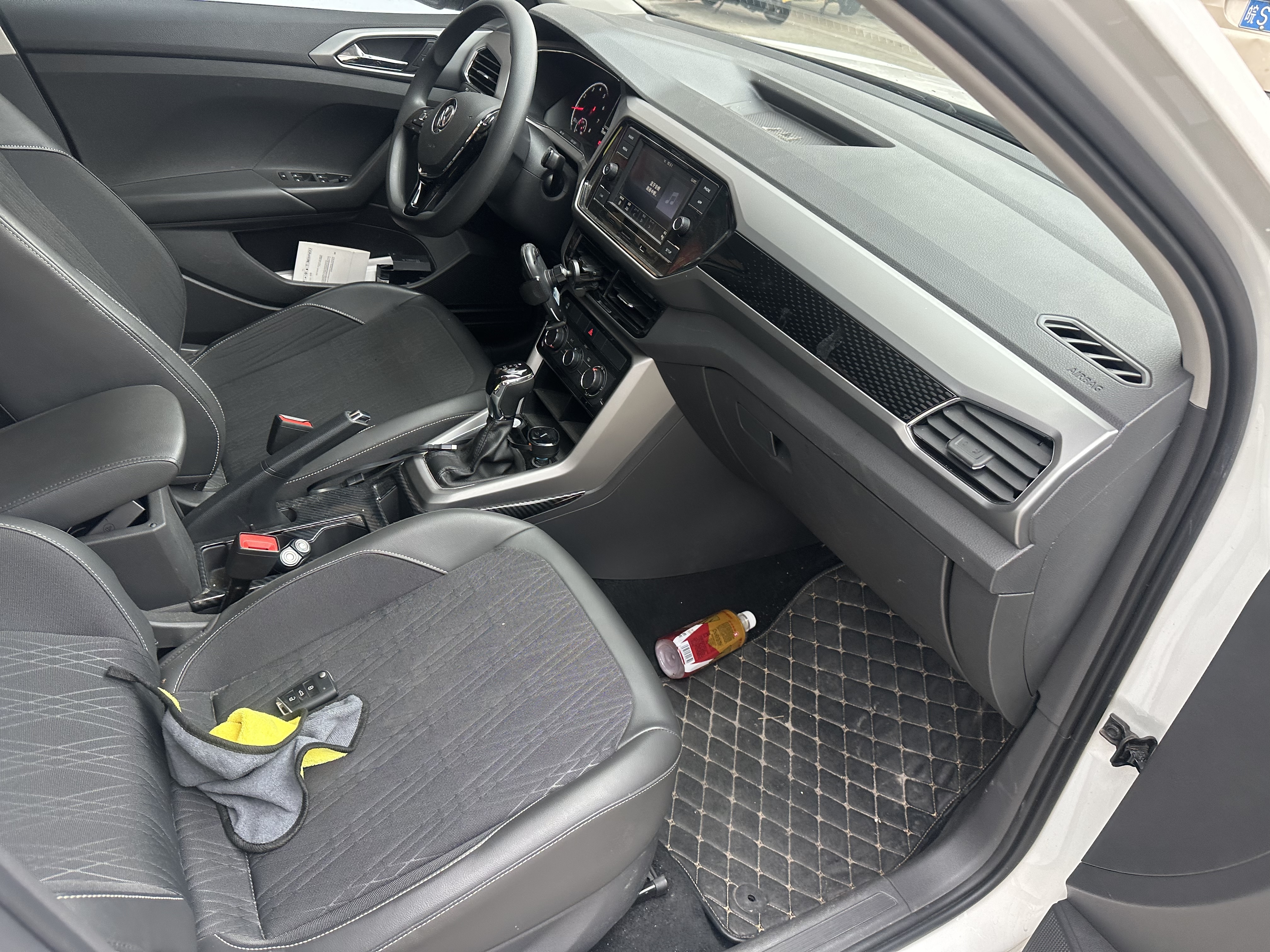 Volkswagen T-Cross 2020 car image #5