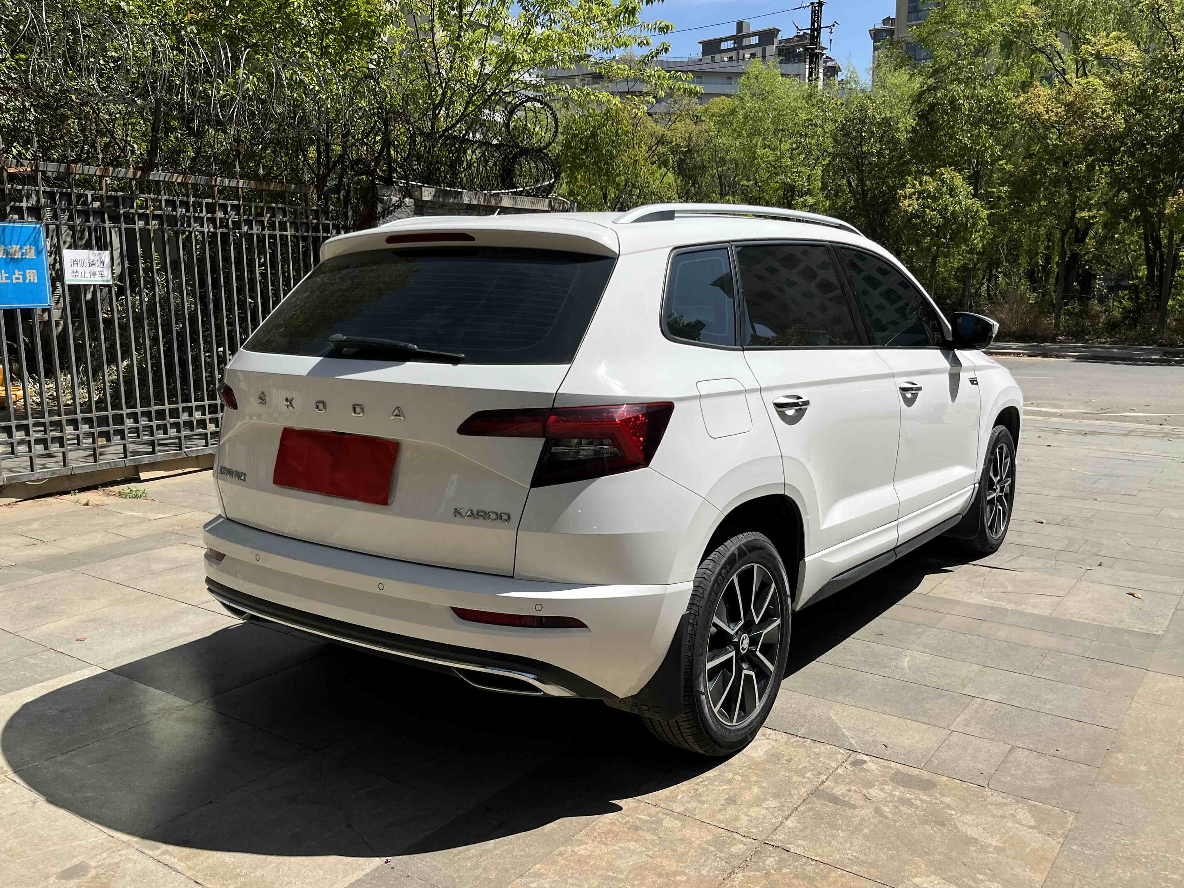 Skoda Karoq 2022 изображение автомобиля #5